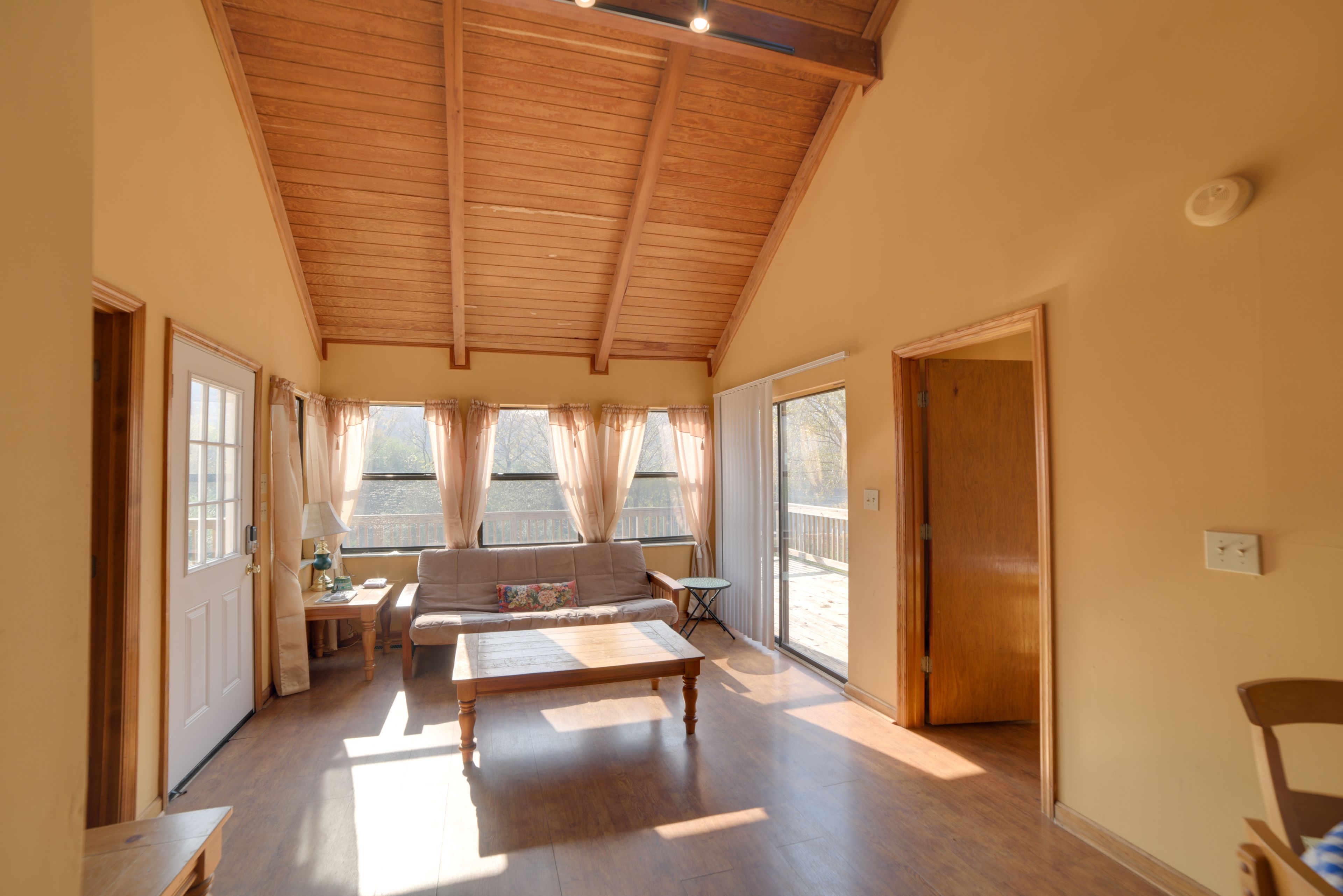 Living Room | Full Futon | Free WiFi | Central Heating & A/C