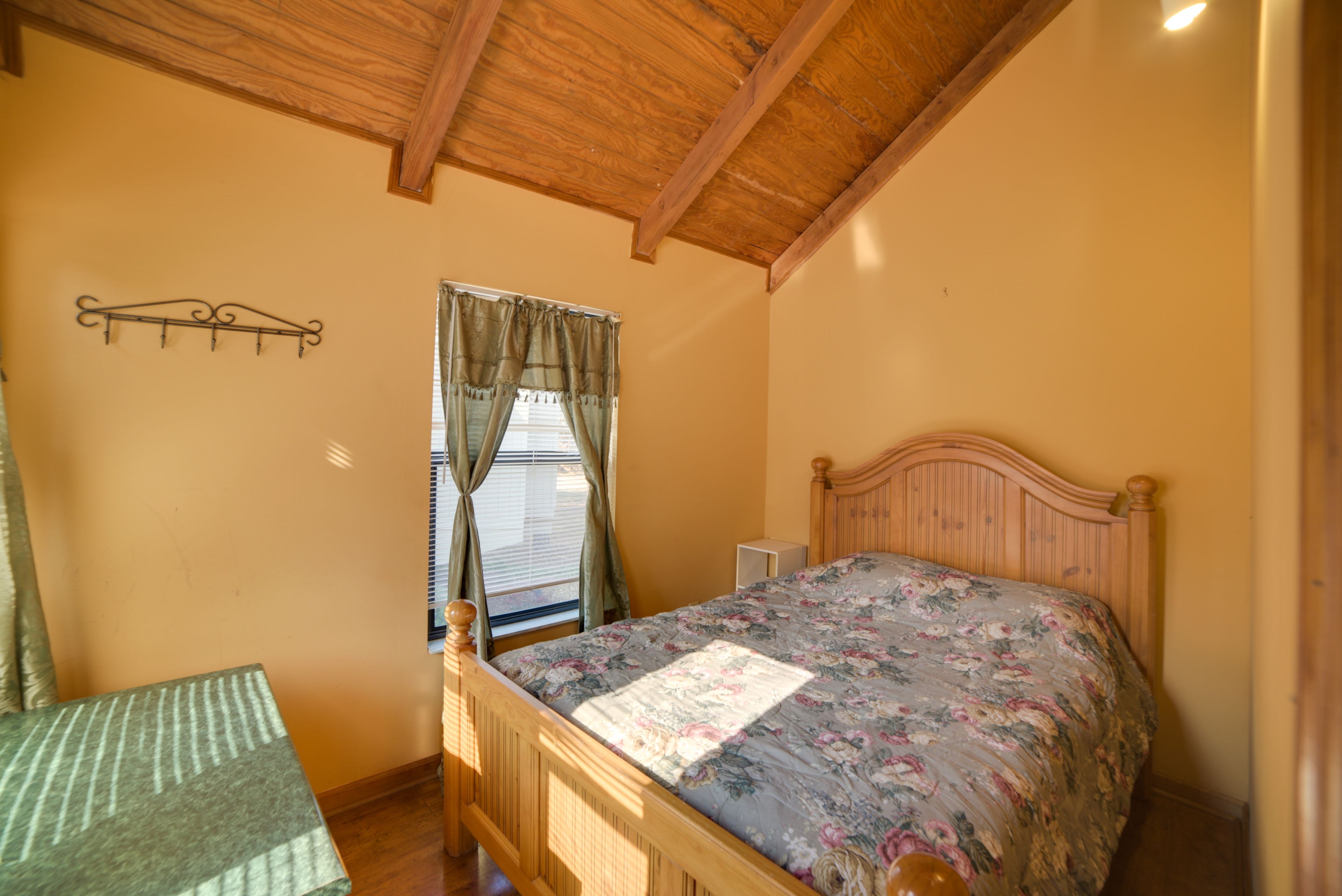 Bedroom 1 | Full Bed