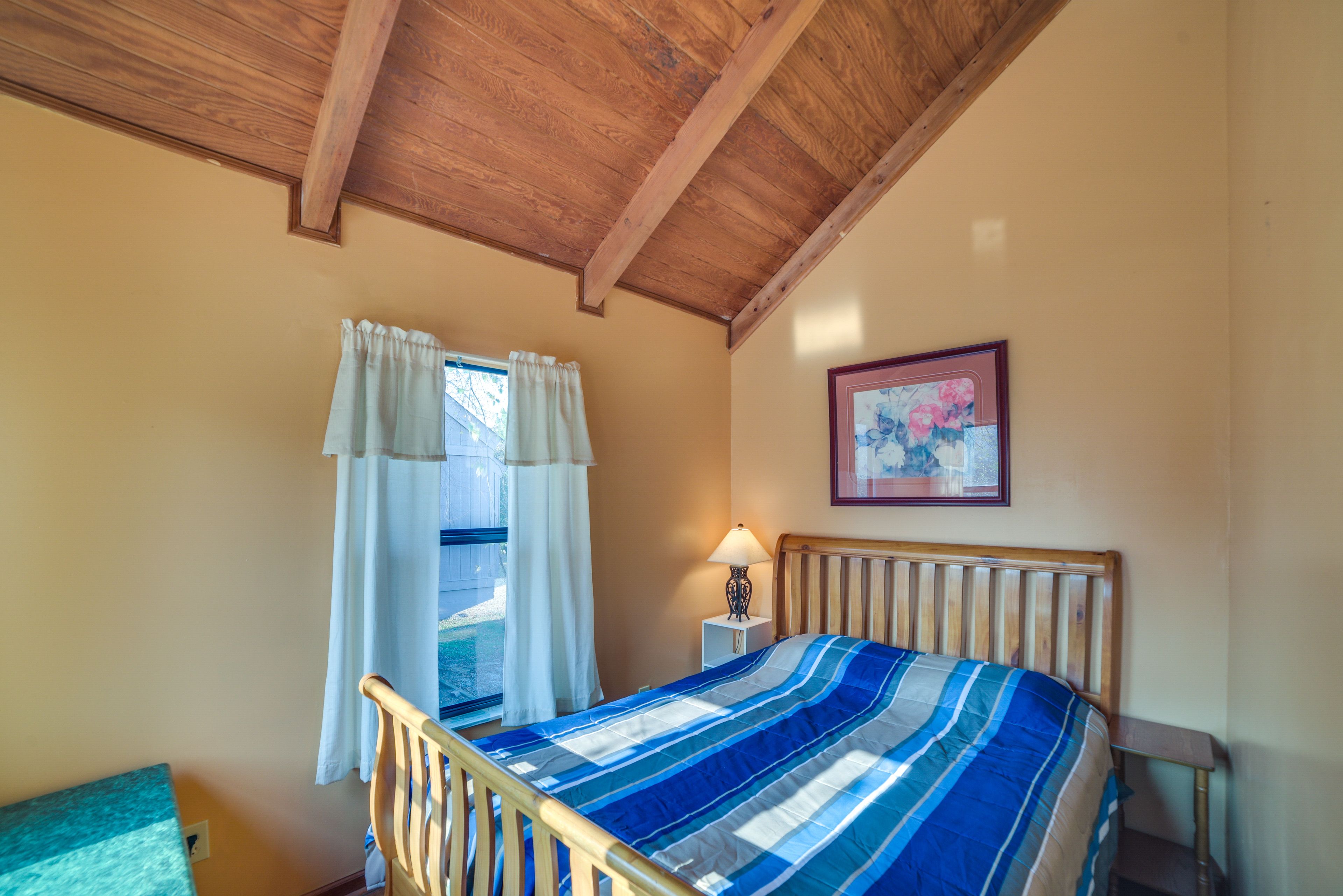 Bedroom 1 | Full Bed
