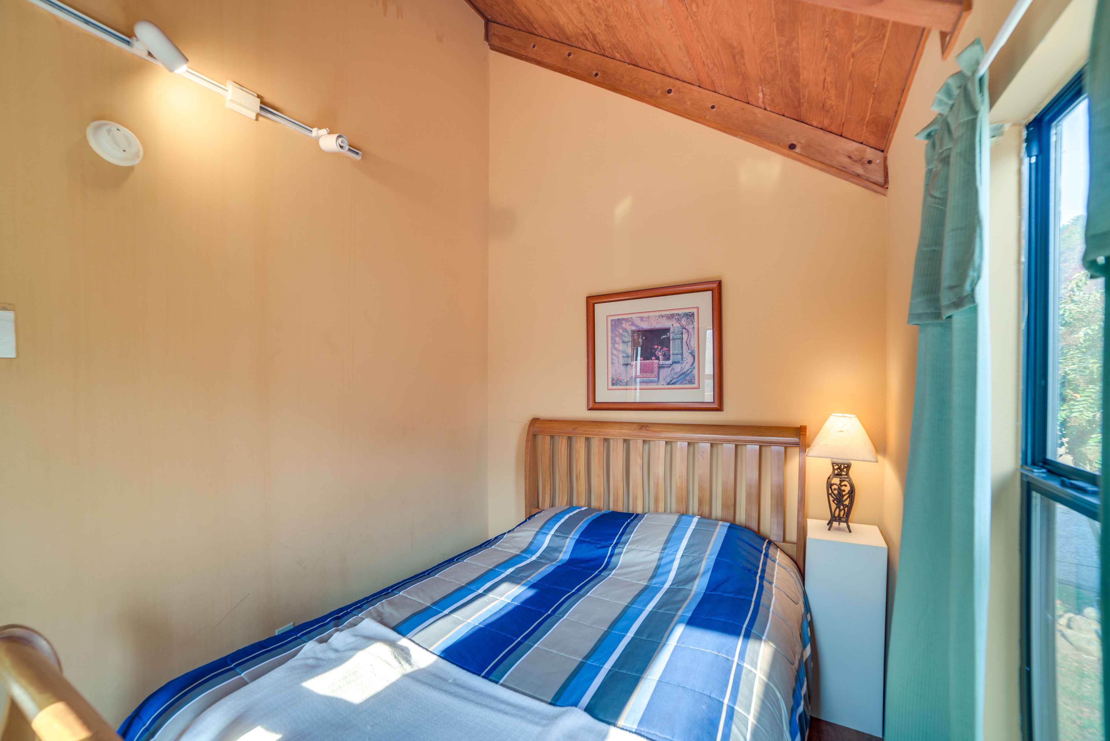 Bedroom 2 | Full Bed