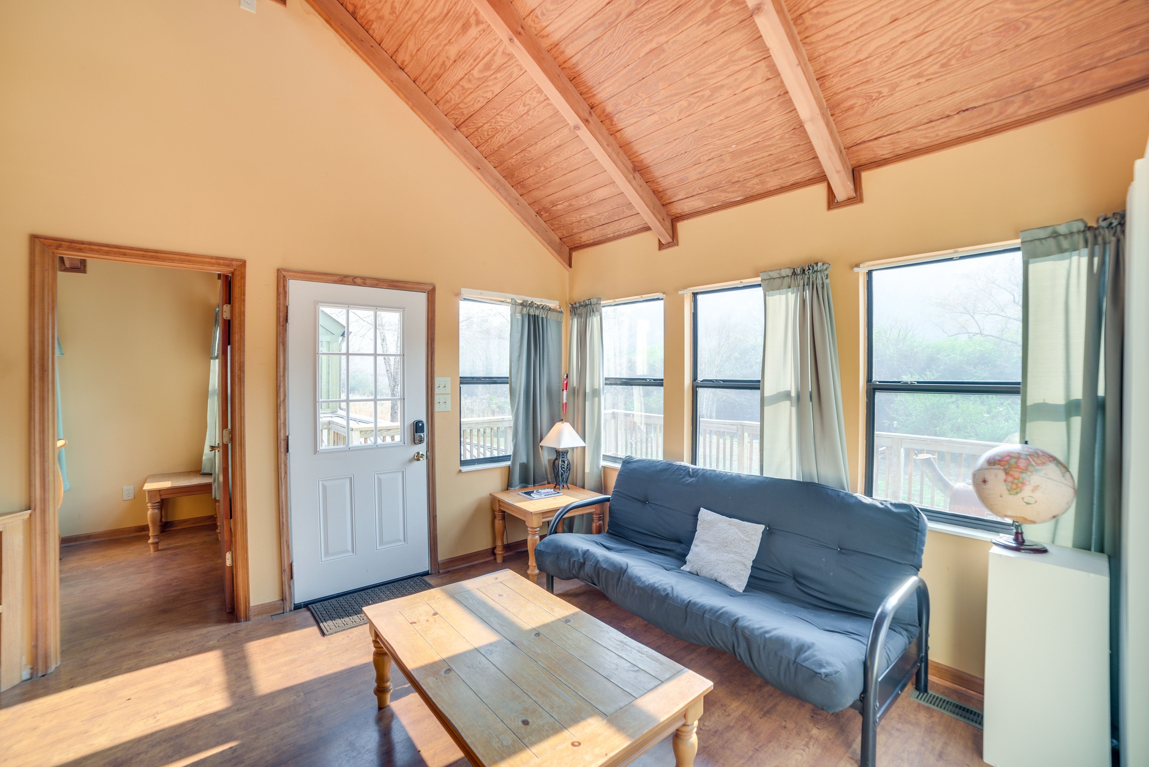 Living Room | Full Futon | Free WiFi | Central A/C & Heating