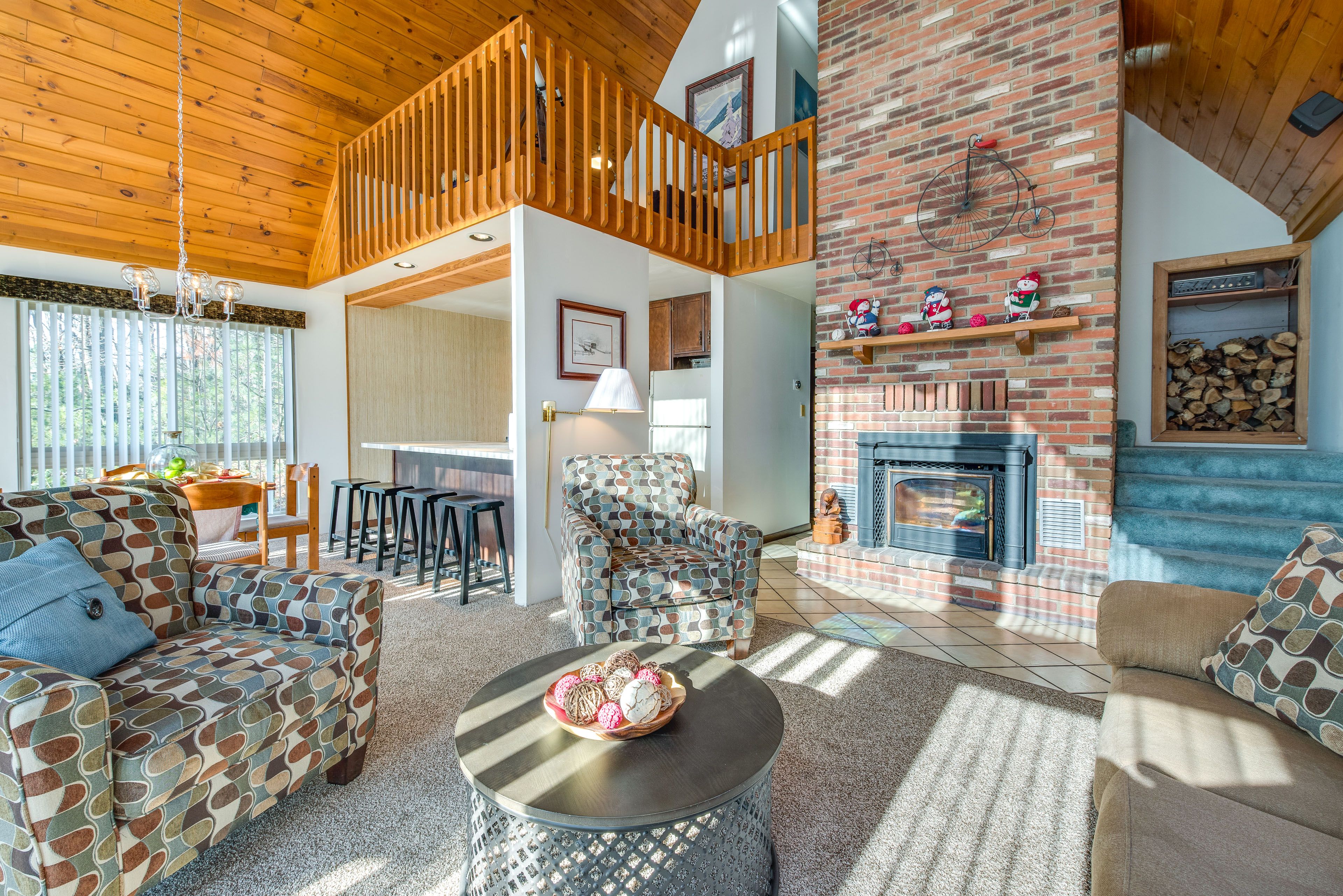 Living Room | Central Heating & A/C | 1st Floor