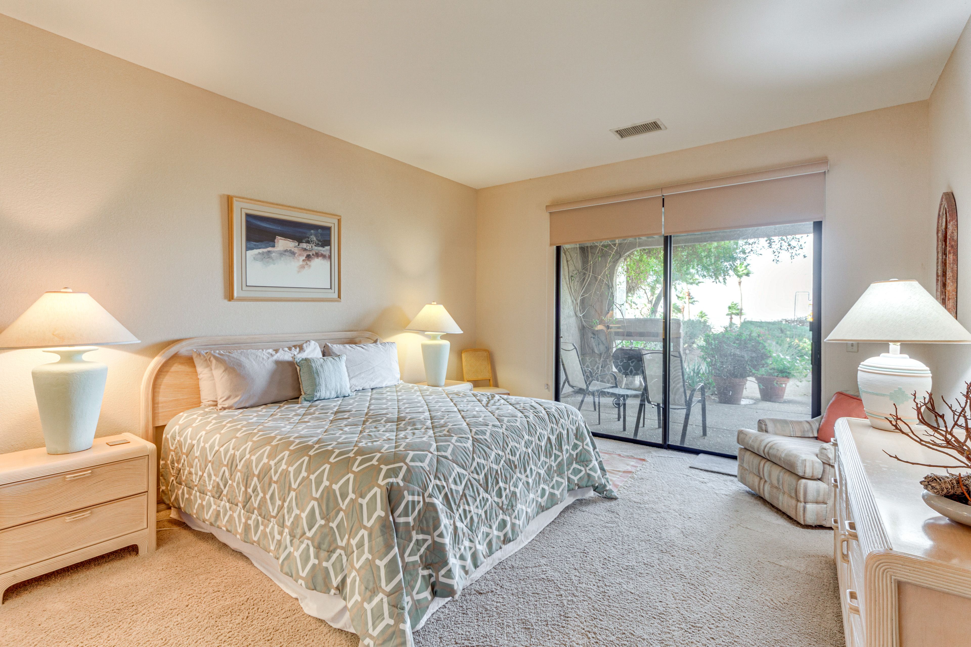 Bedroom 1 | King Bed