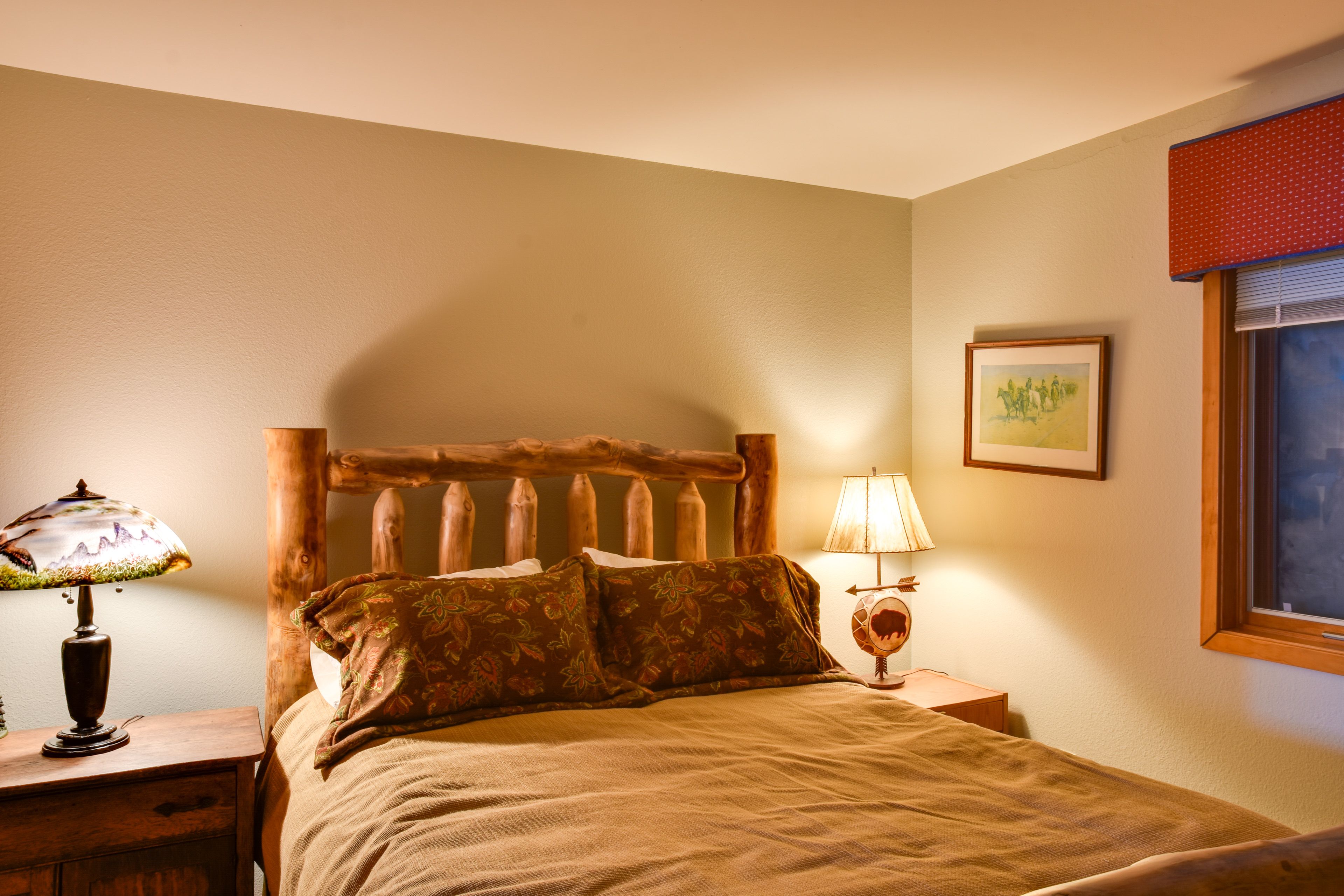 Bedroom 1 | King Bed | Linens Provided