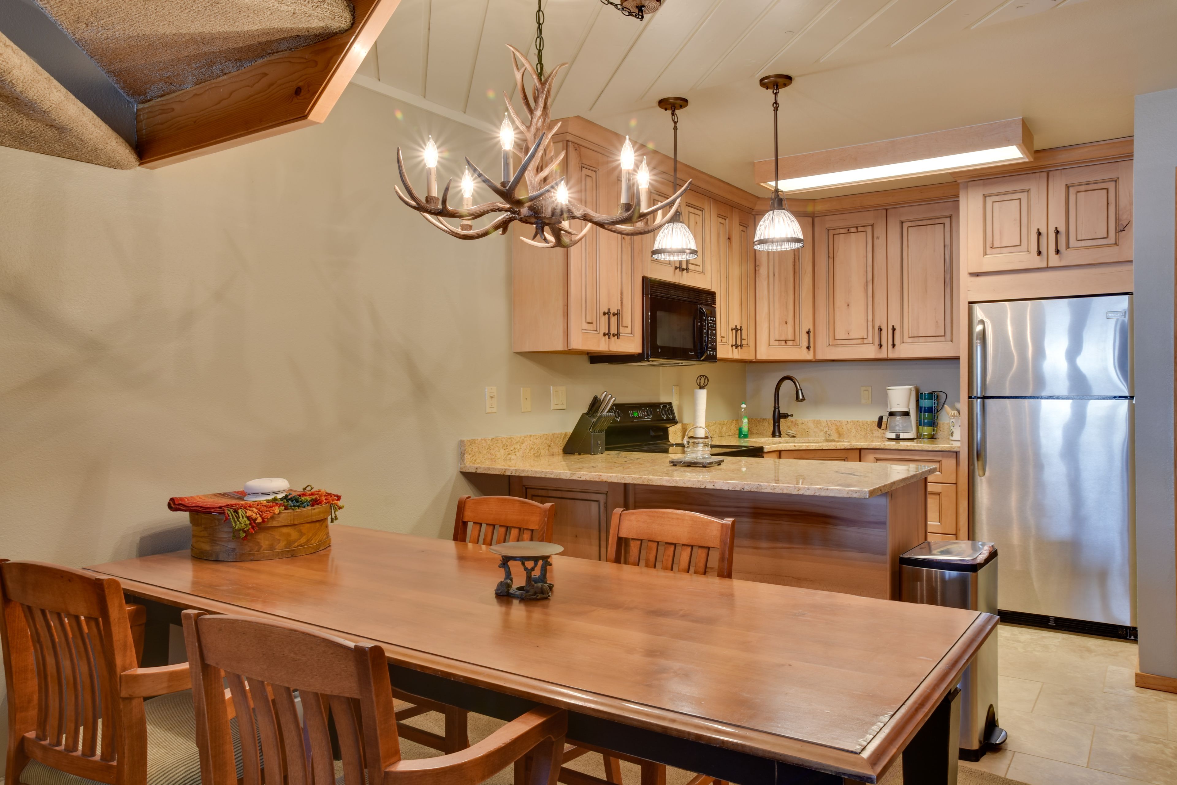 Dining Area | Dishes & Flatware Provided