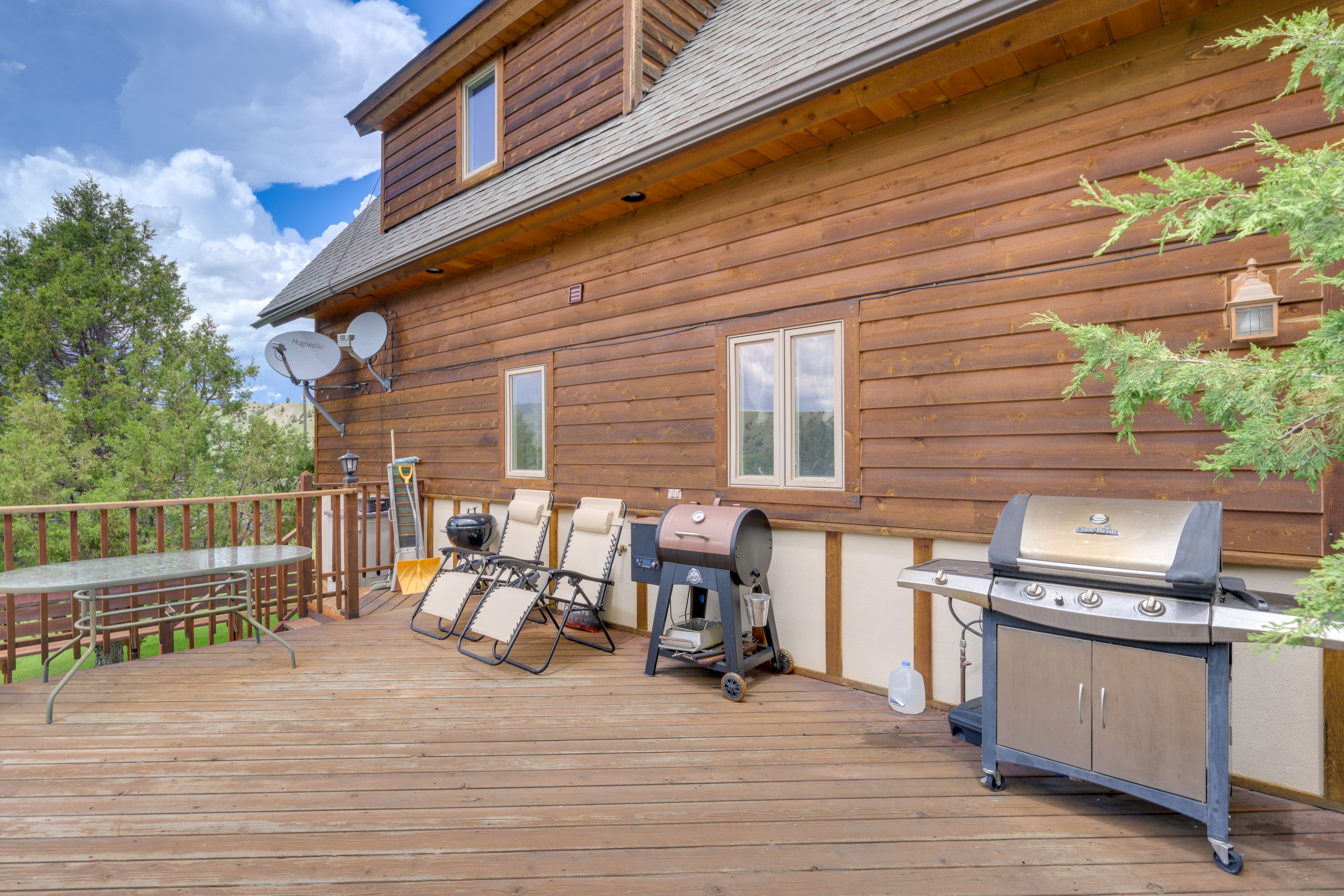 Deck | Grills | Private Hot Tub