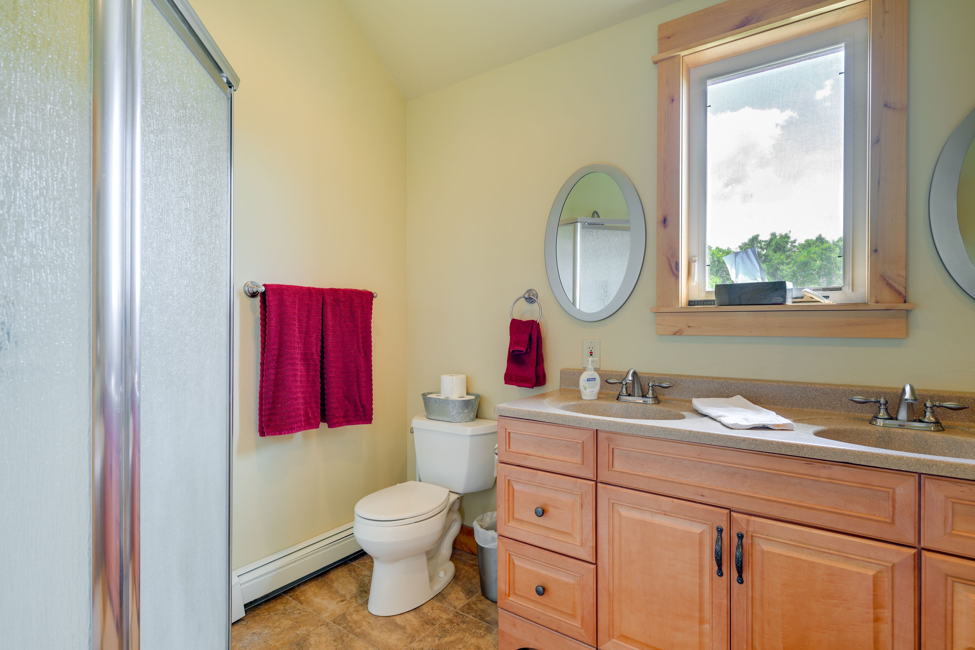 En-Suite Bathroom | Towels Provided