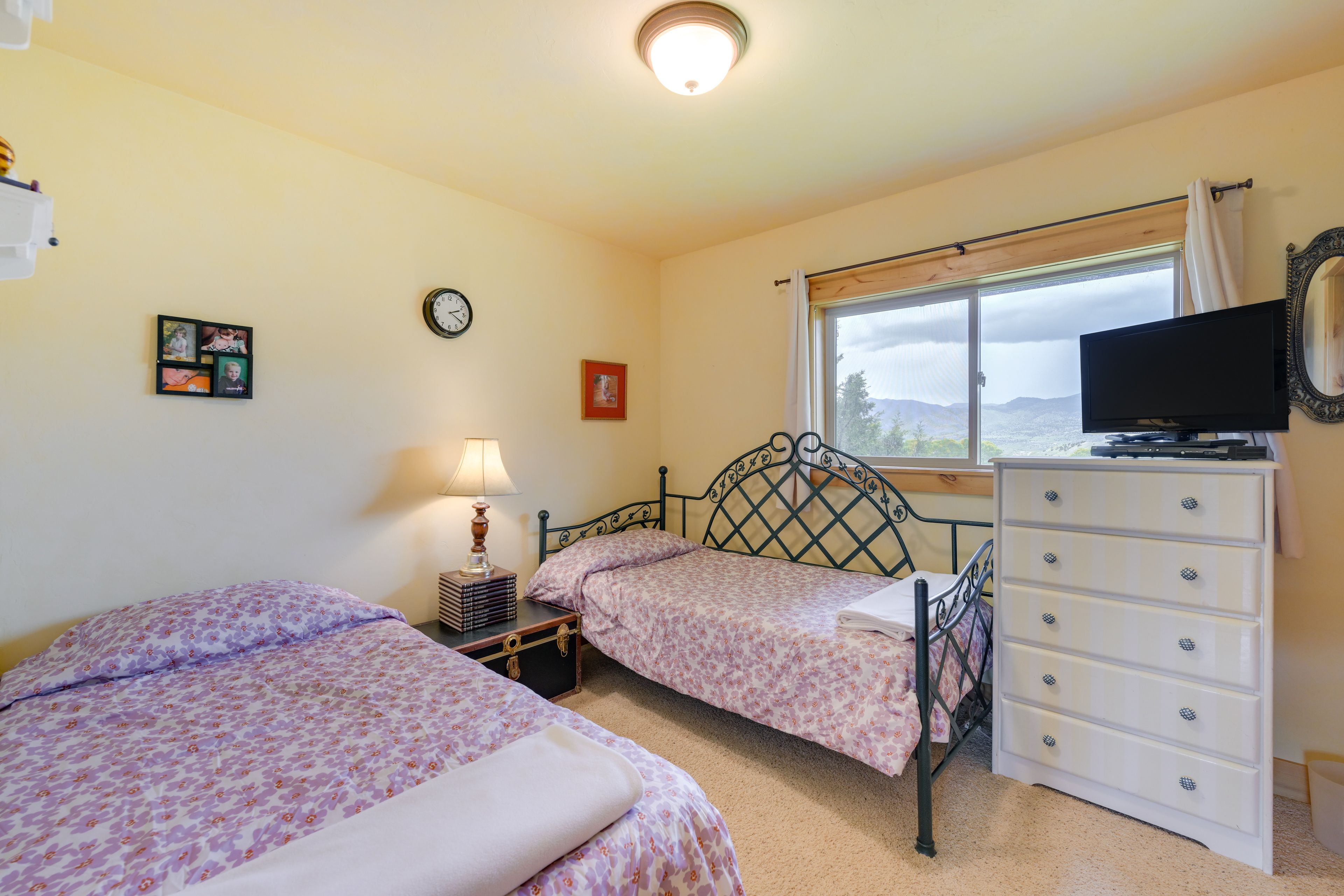 Bedroom 3 | Twin Daybed | Twin Bed