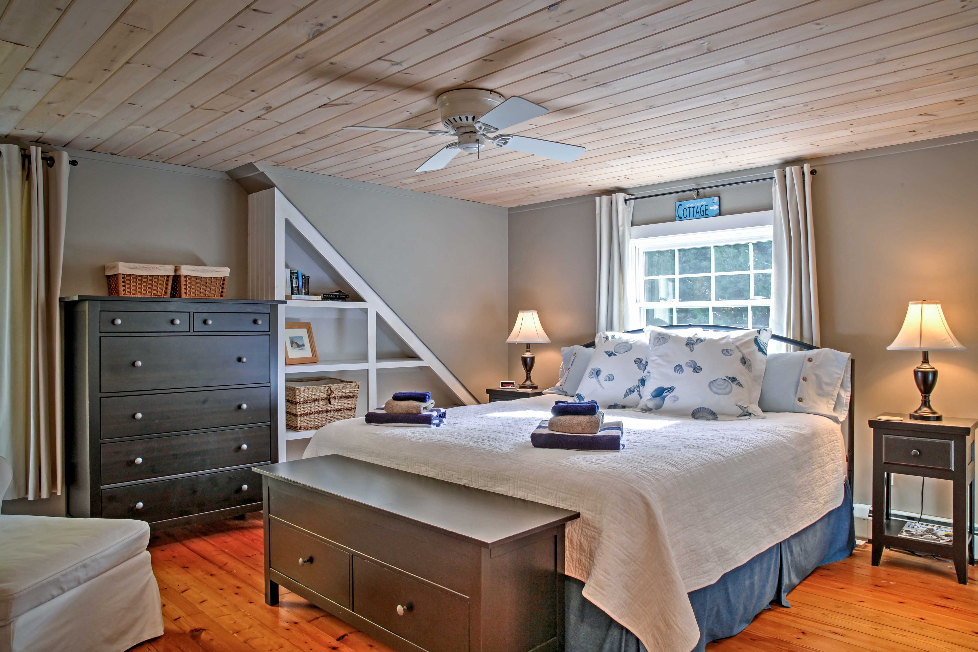 Bedroom 1 (Loft Suite) | King Bed | Linens Provided