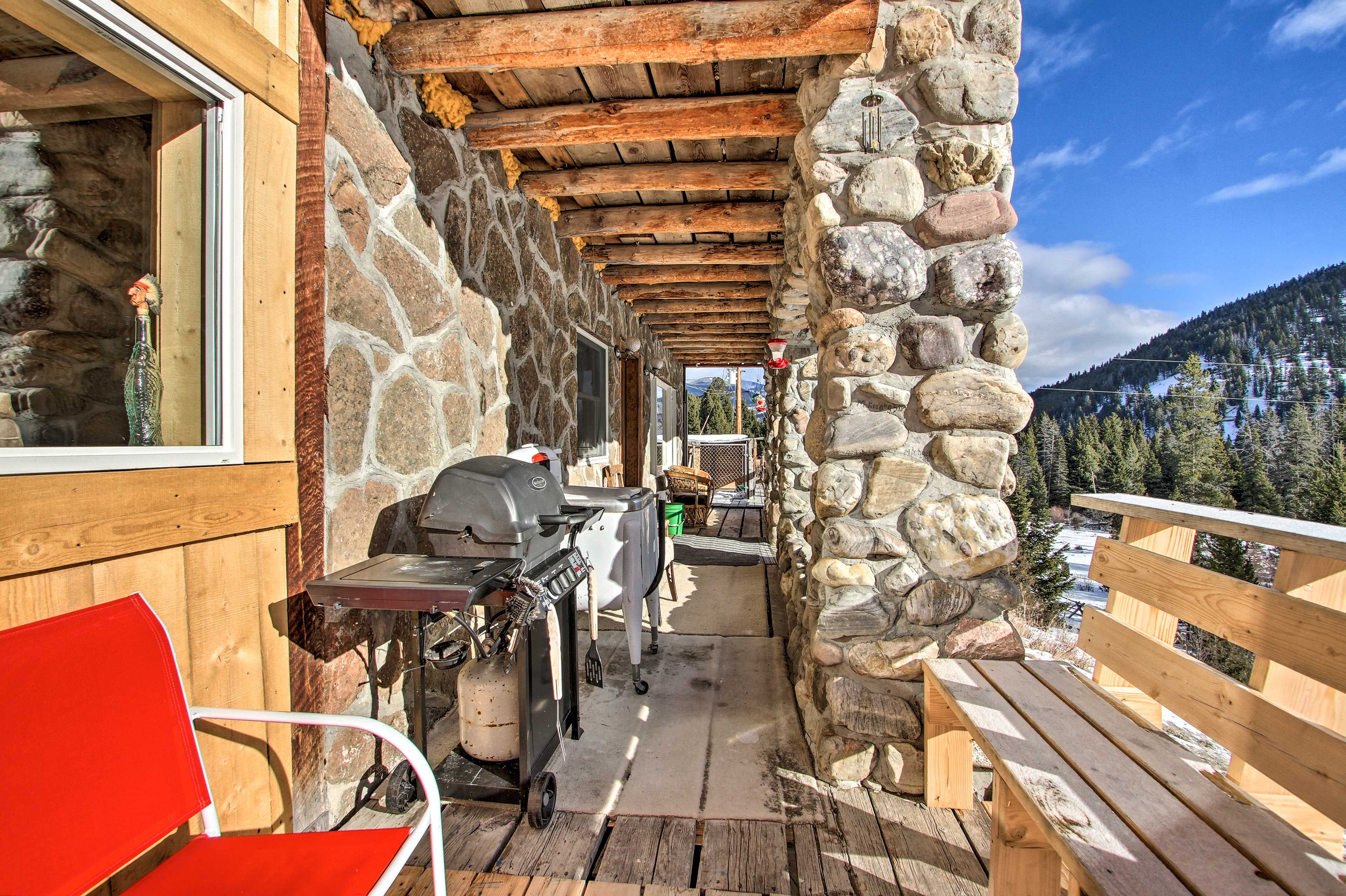 Wise River Vacation Rental | 3BR | 2BA | 1,200 Sq Ft | Stairs Required