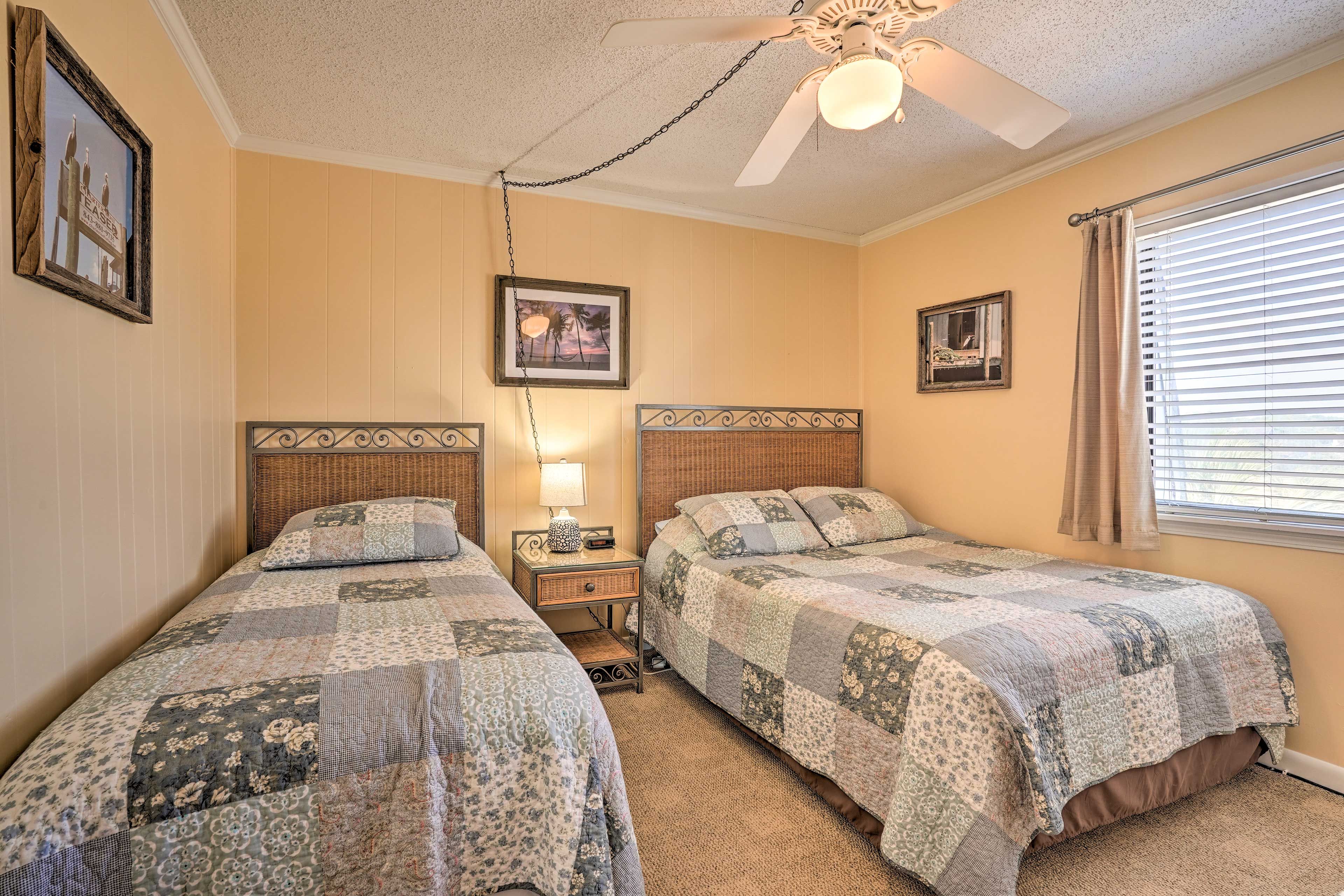 Bedroom 2 | Queen Bed | Twin Bed