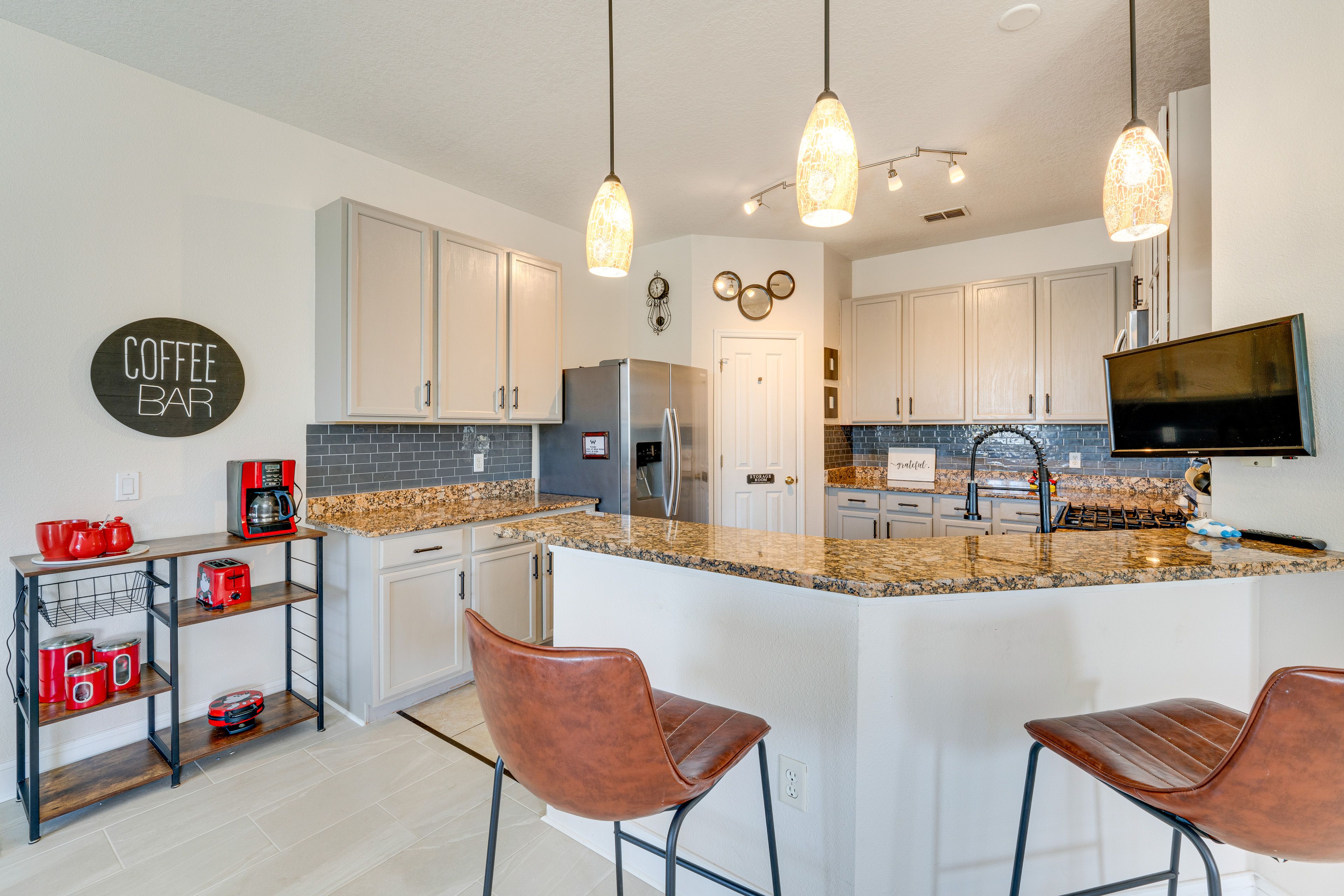 Kitchen | Breakfast Bar