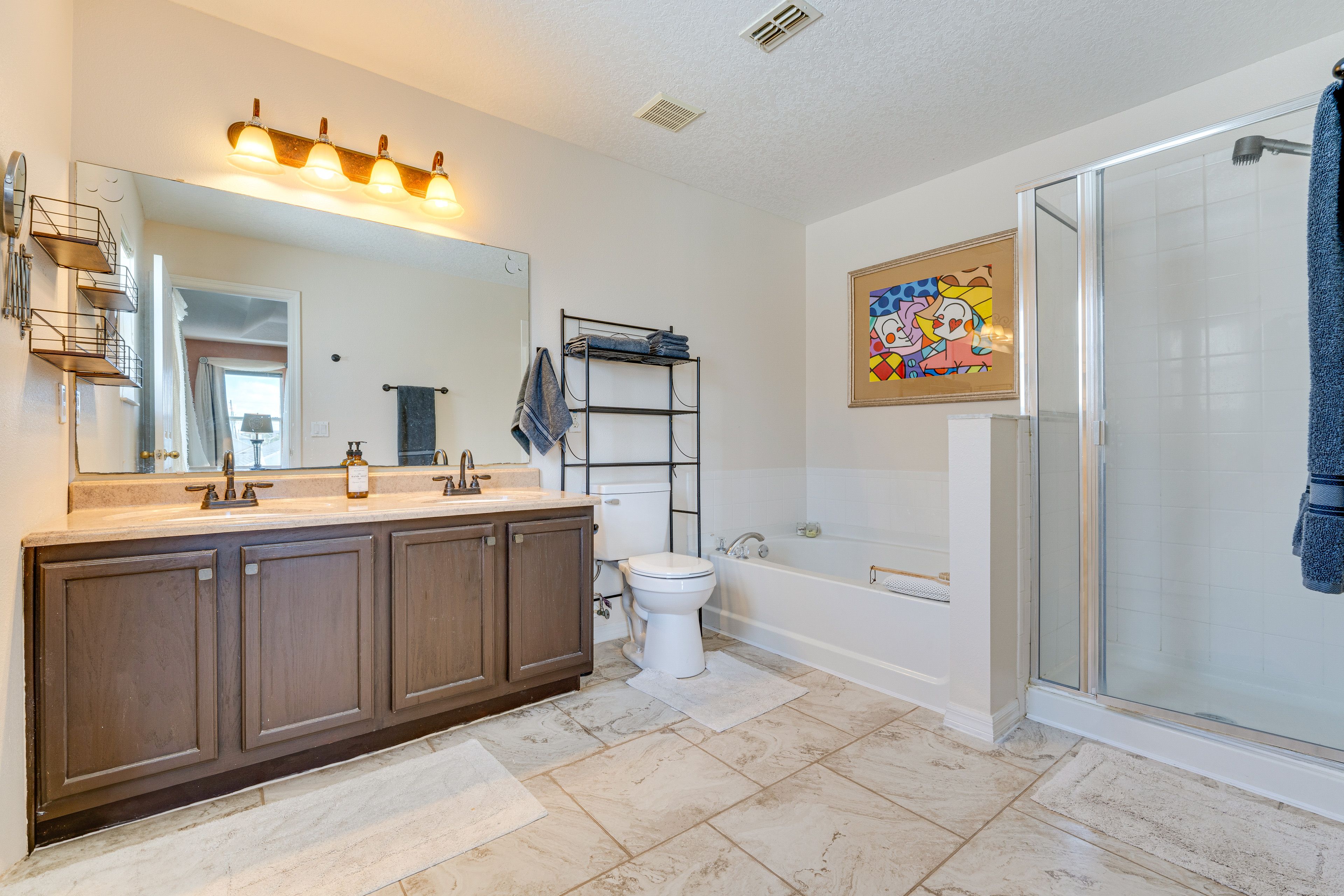En-Suite Bathroom | Towels Provided | 2nd Floor
