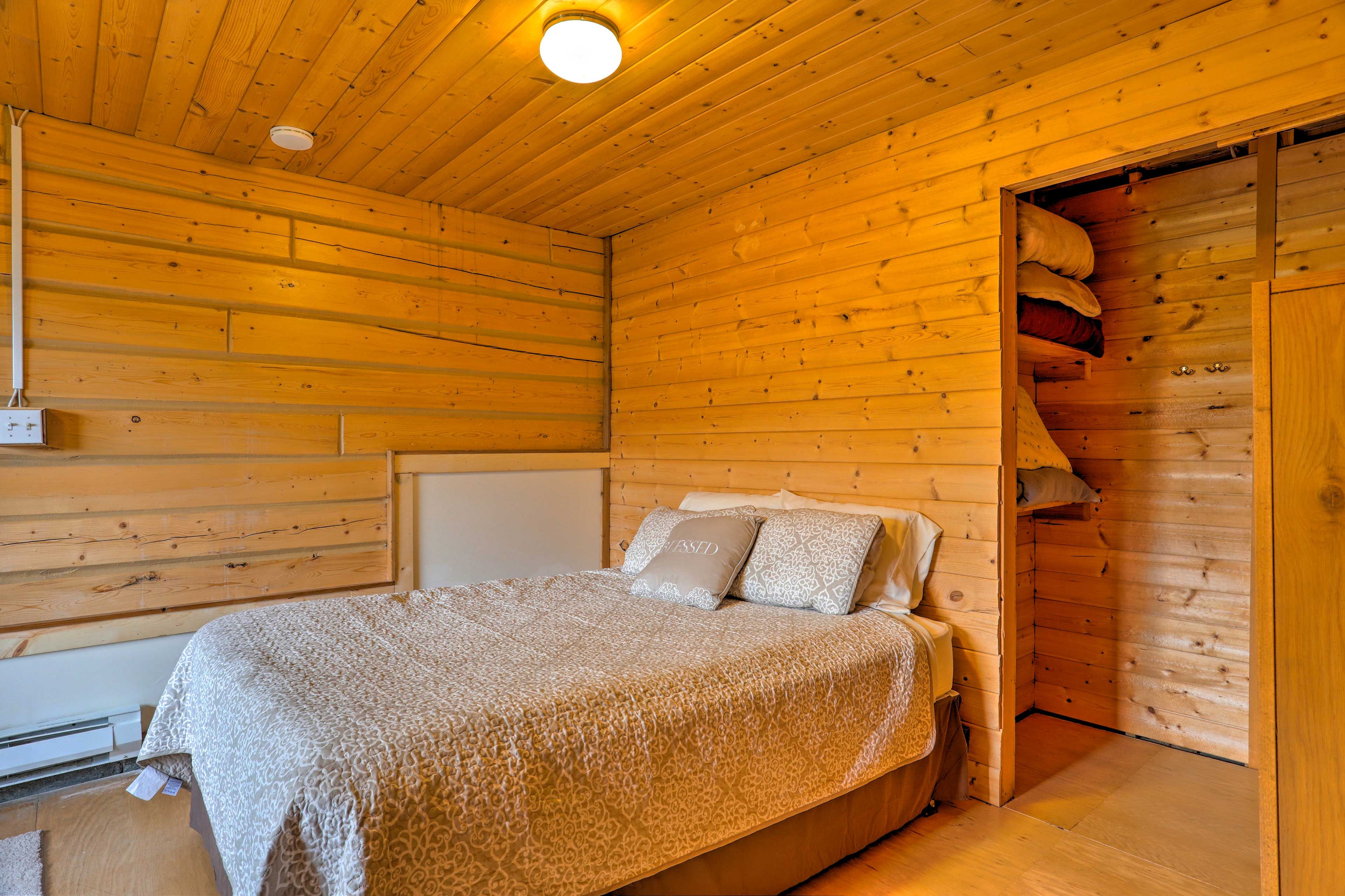 Bedroom 1 | Natural Light