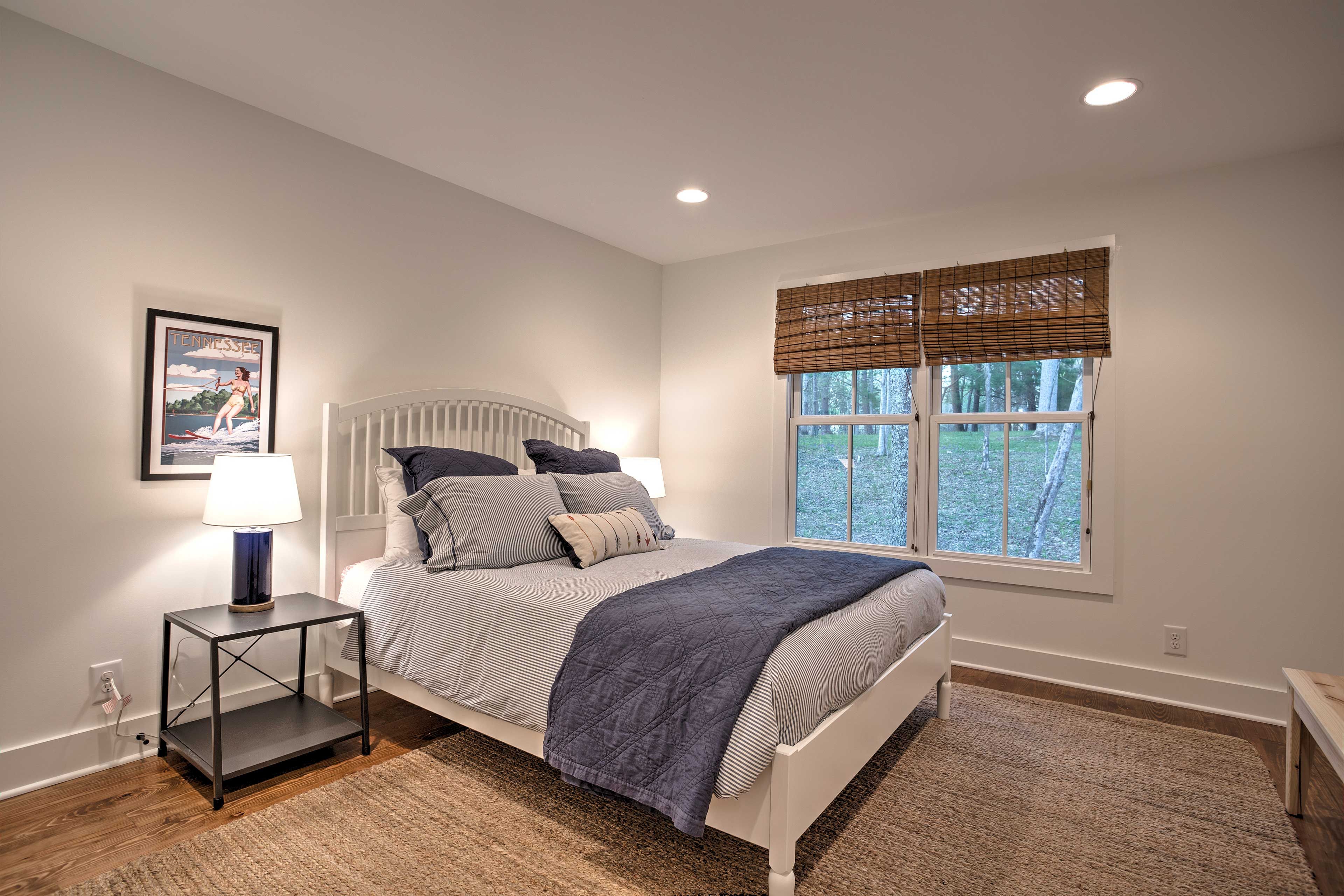 Bedroom 3 | Queen Bed