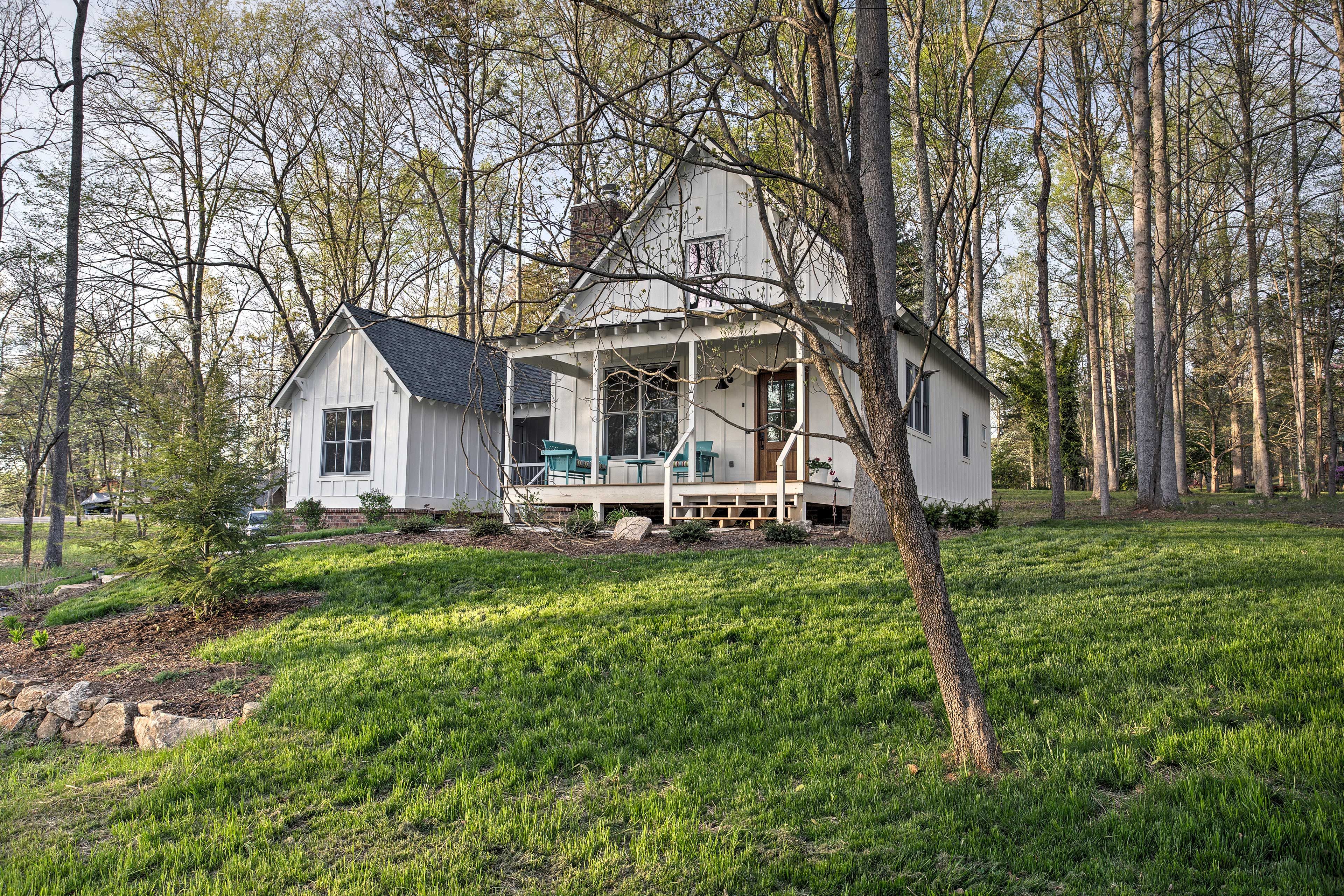 Andersonville Vacation Rental | 4BR | 3BA | 1,556 Sq Ft | Stairs Required