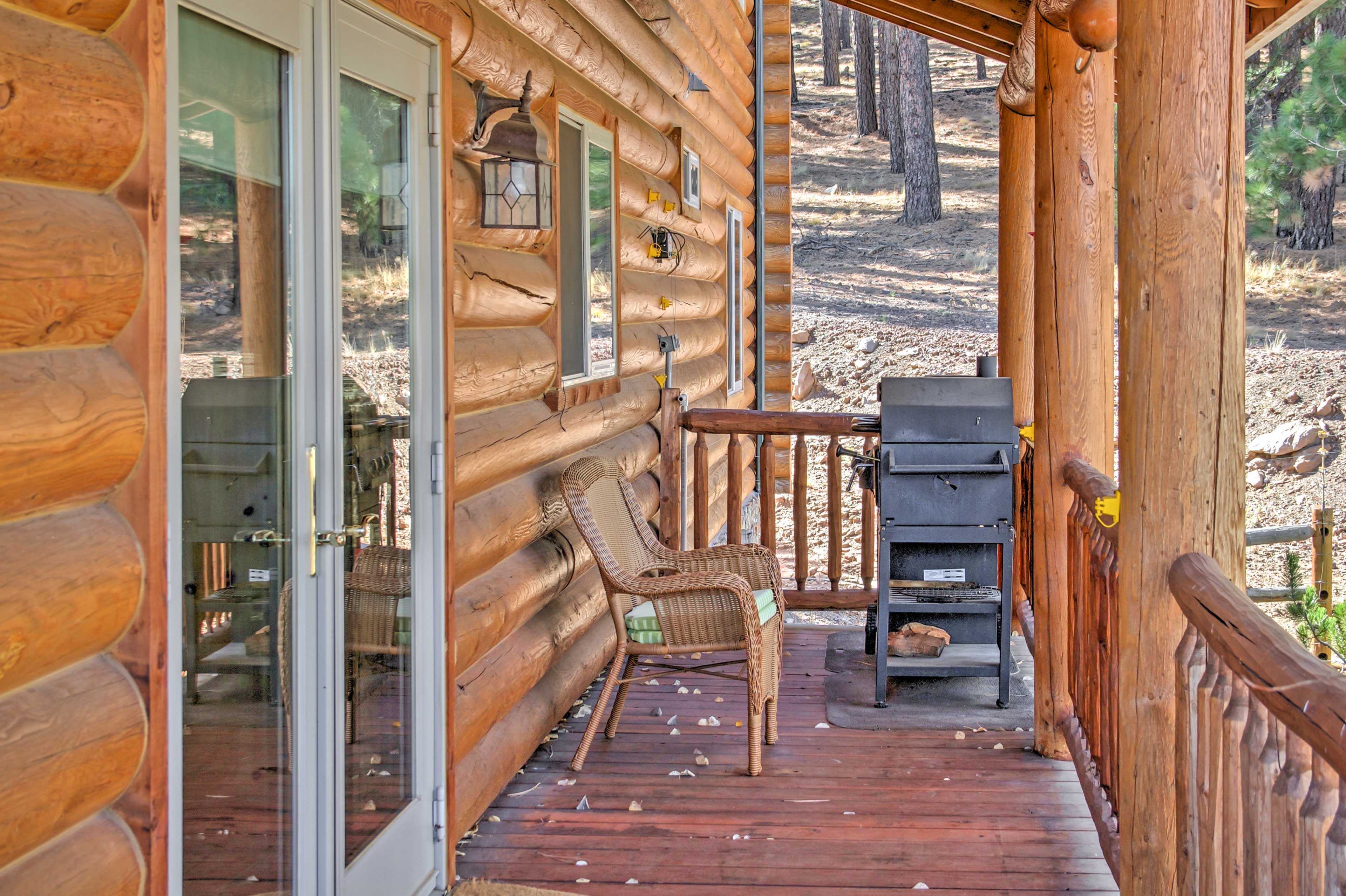The patio and deck offers amazing views of the mountains and natural landscape!