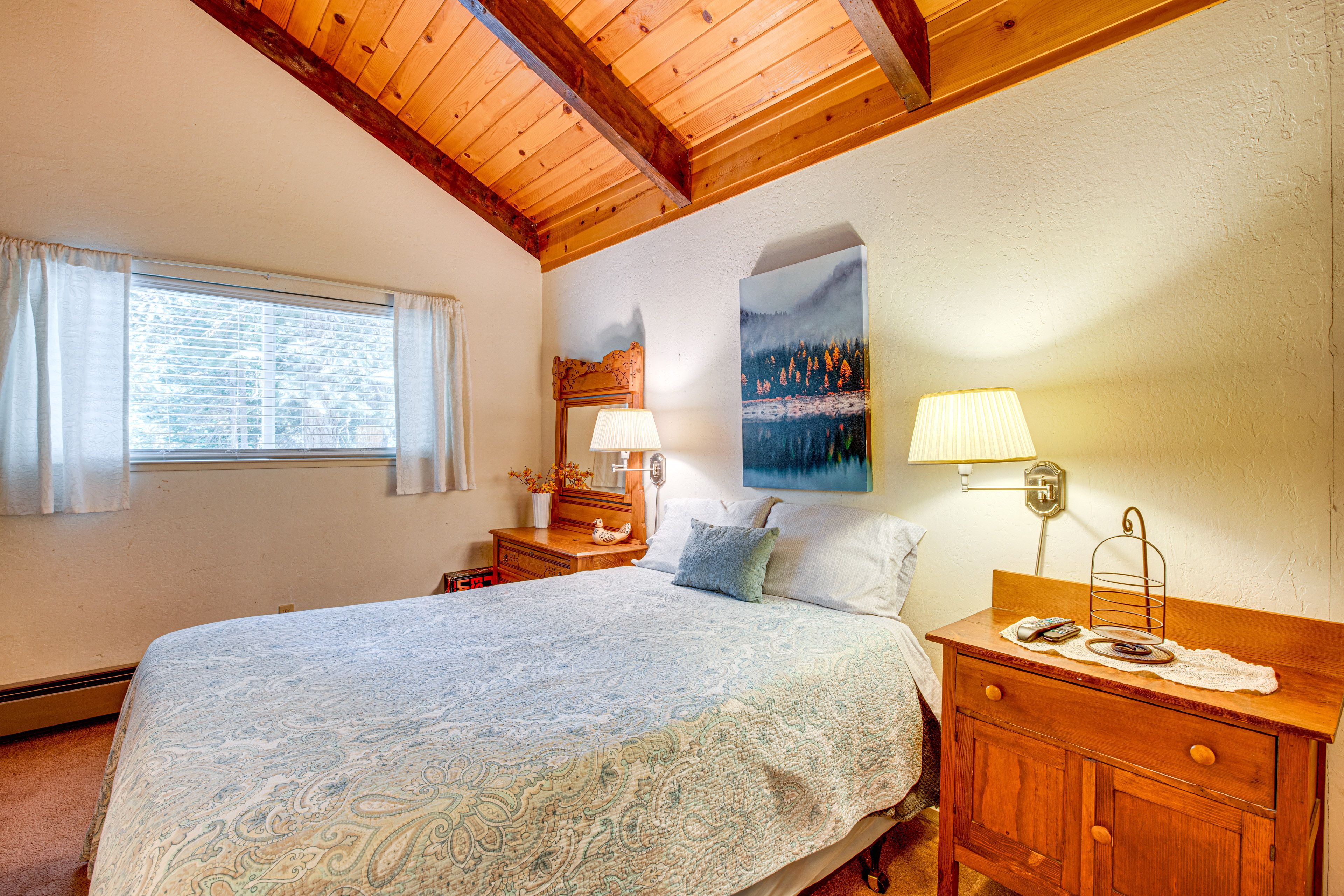 Bedroom 1 | Queen Bed | Linens Provided