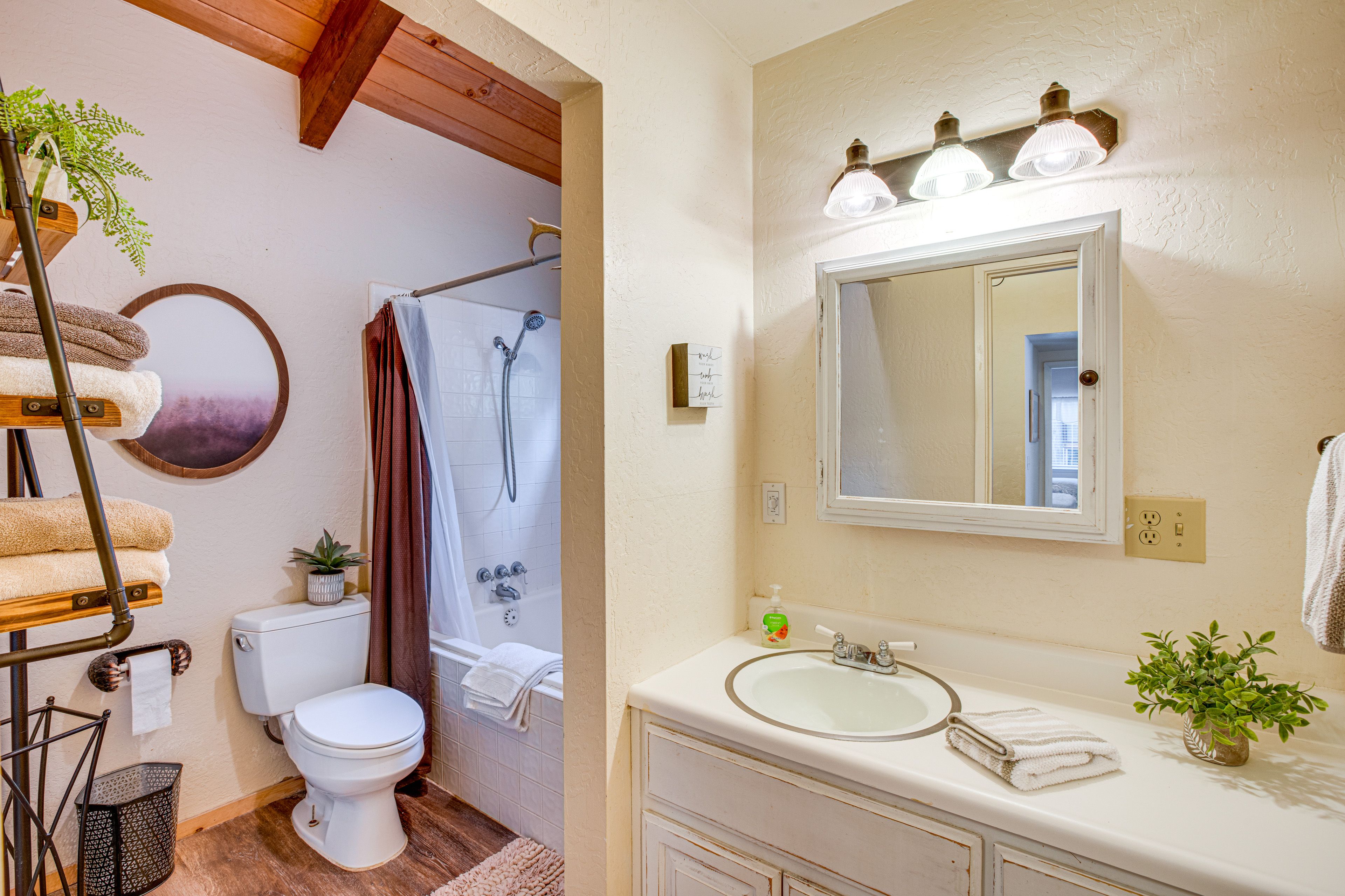 Full Bathroom