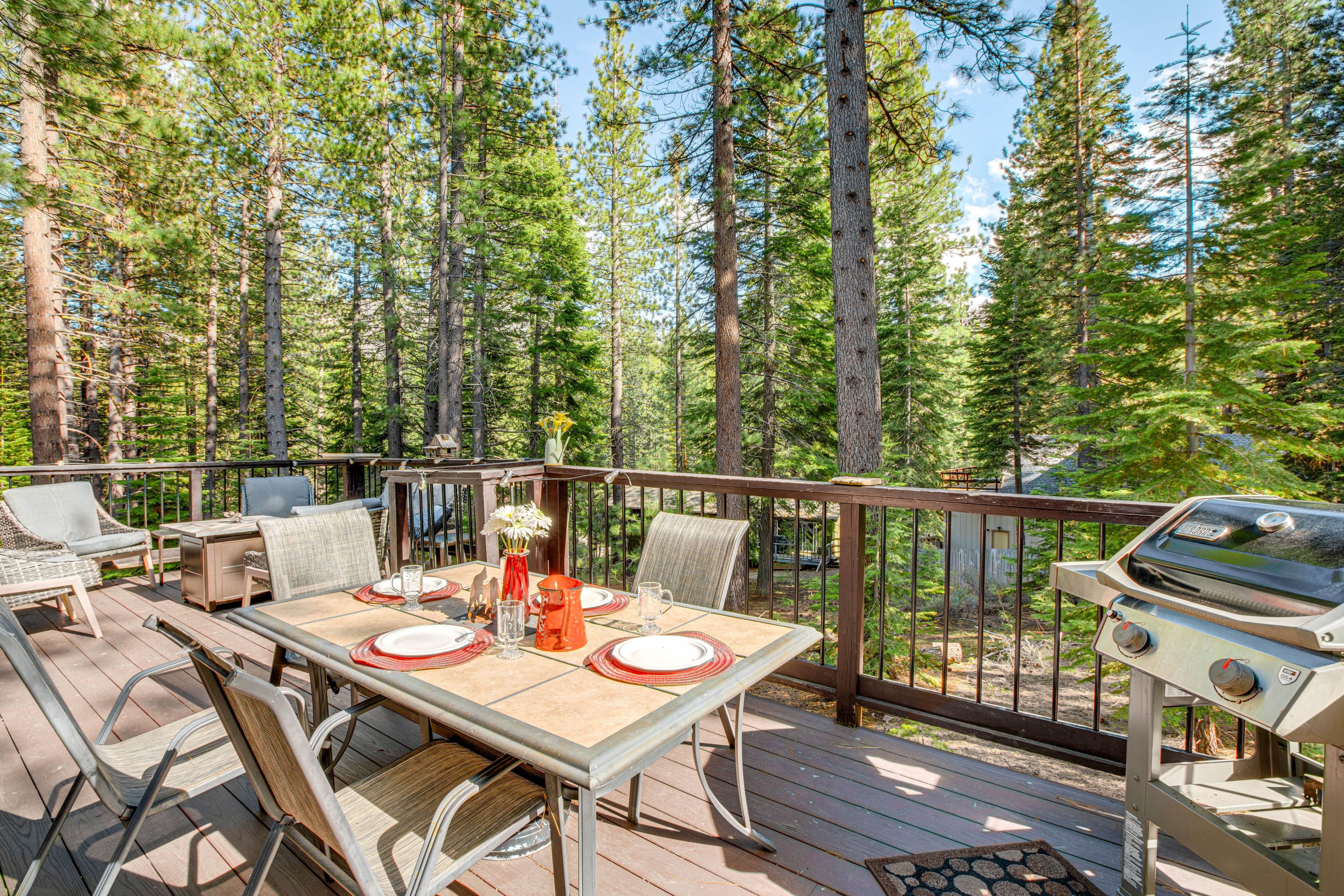 Furnished Deck | Gas Grill