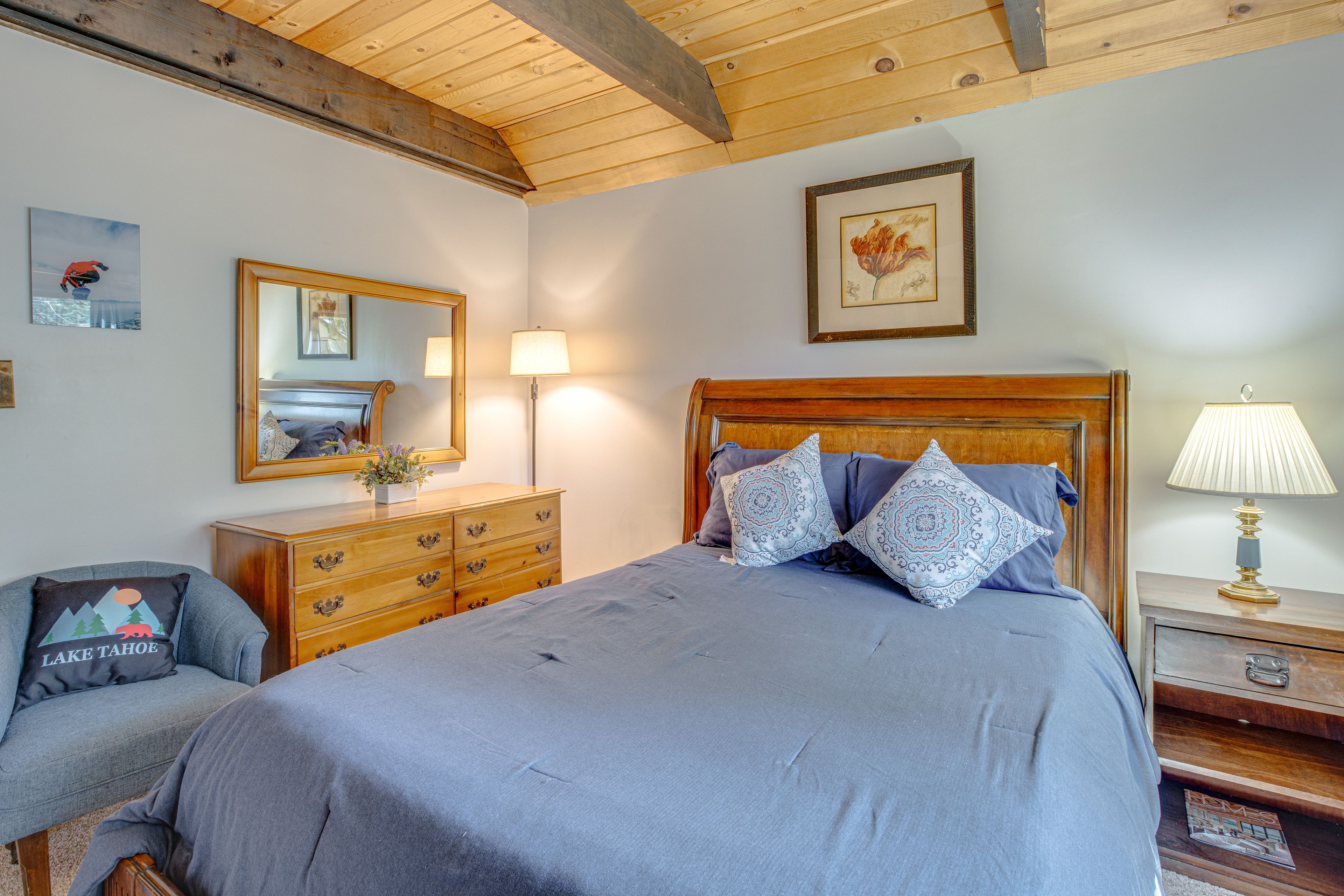 Bedroom 2 | Queen Bed