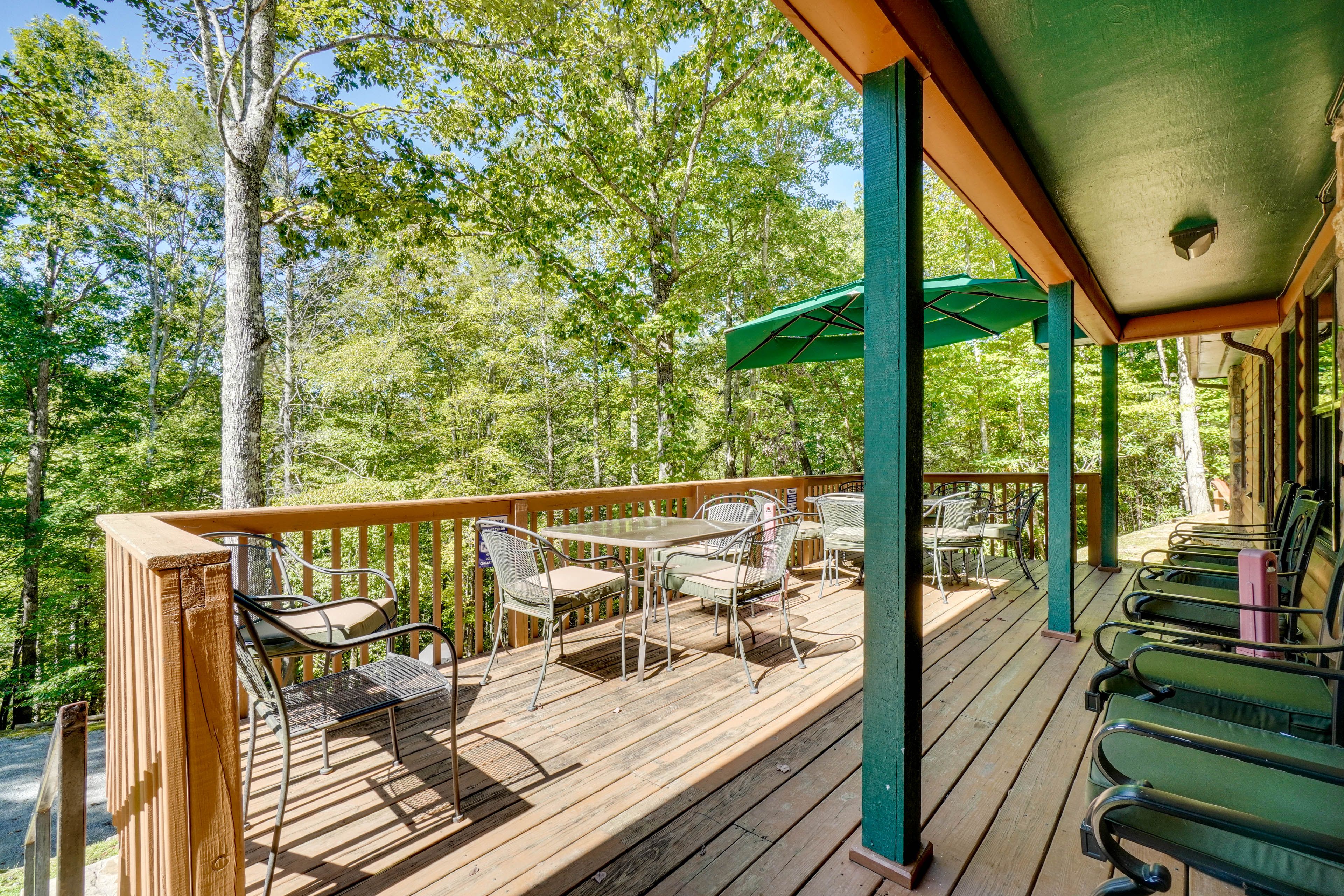 Deck | Outdoor Dining Areas
