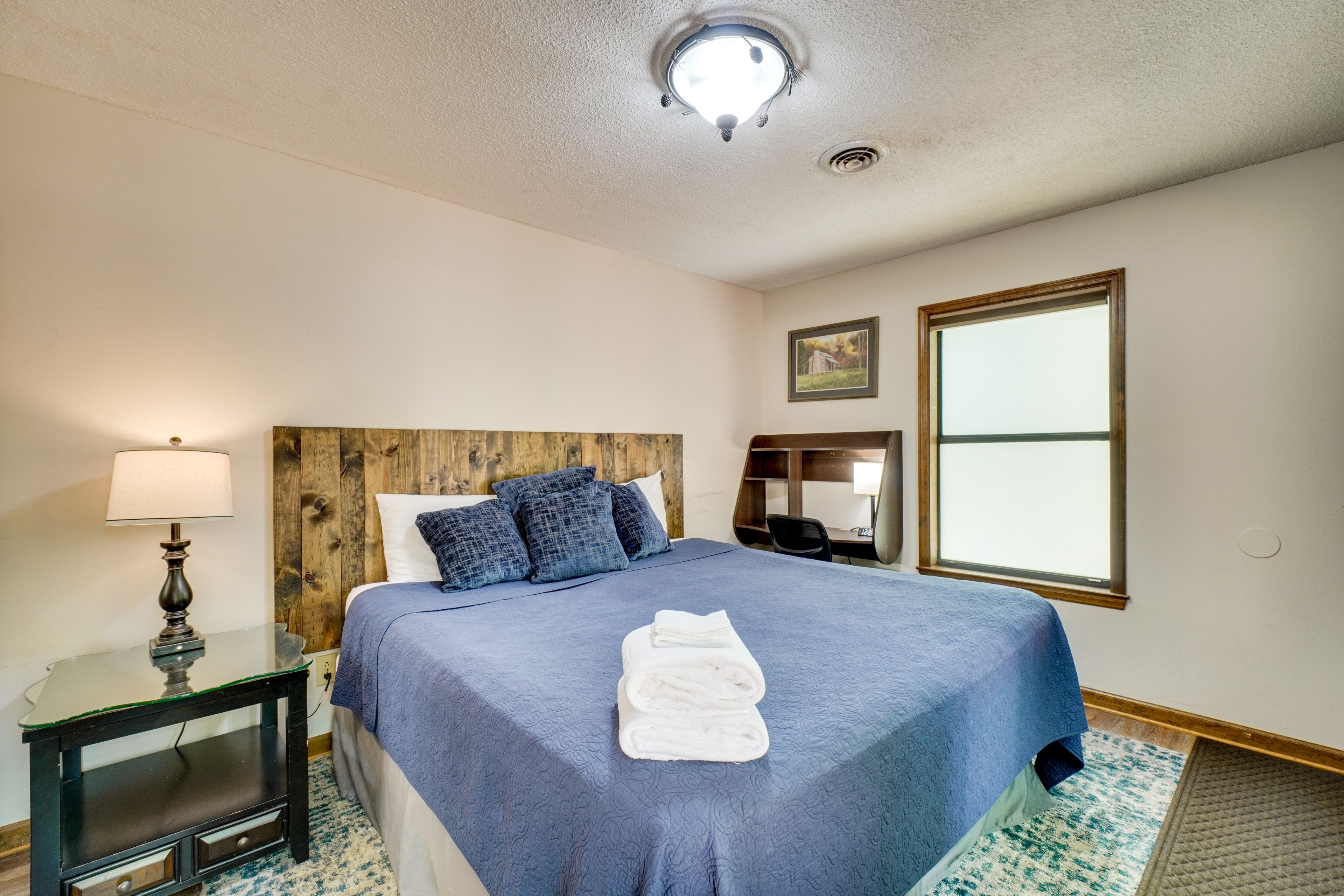 Bedroom 1 | King Bed