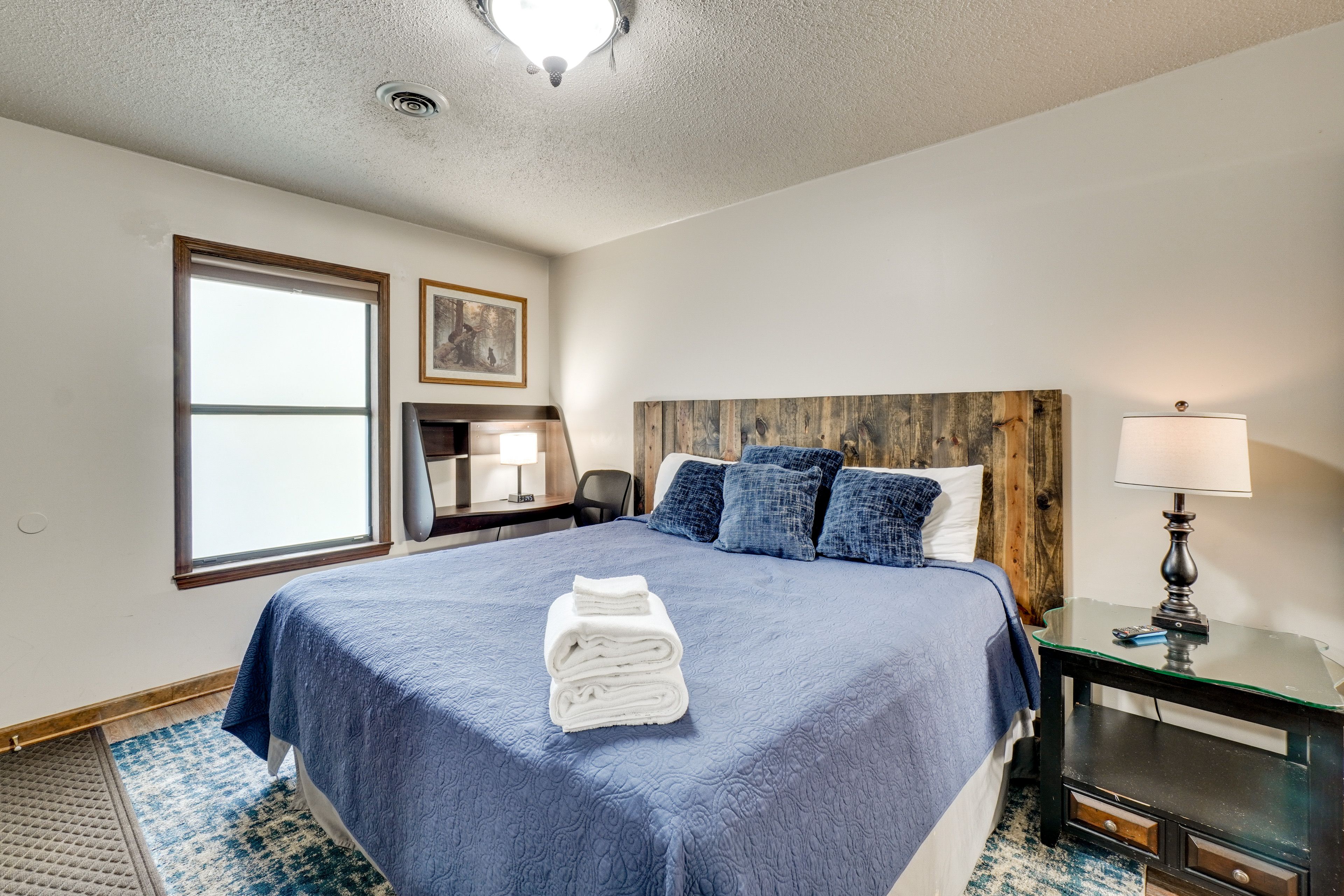 Bedroom 2 | King Bed