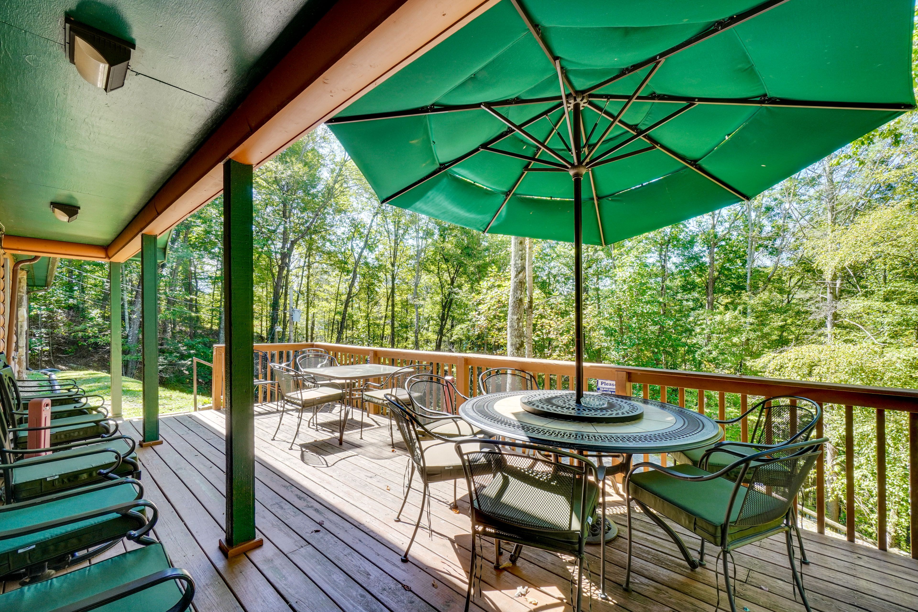 Gatlinburg Vacation Rental | 4BR | 2BA | 2,500 Sq Ft | Steps Required | 4+ Acres