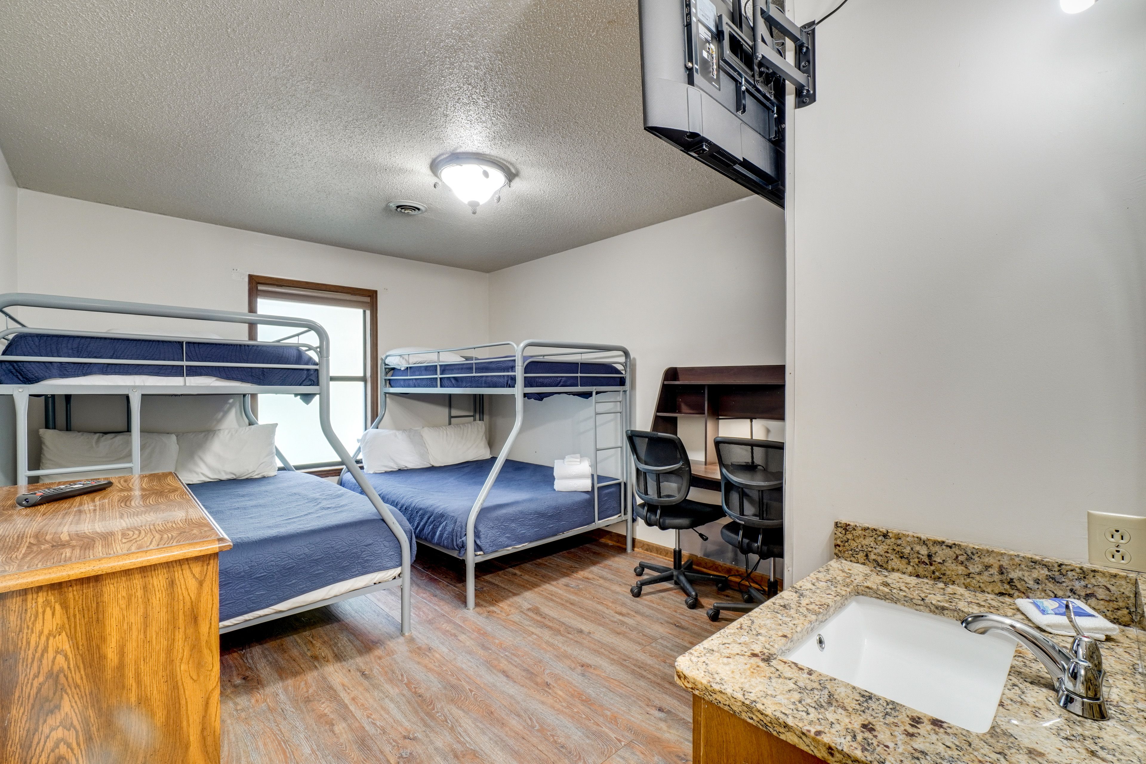 Bedroom 4 | 2 Twin/Queen Bunk Beds | Built-In Workspaces