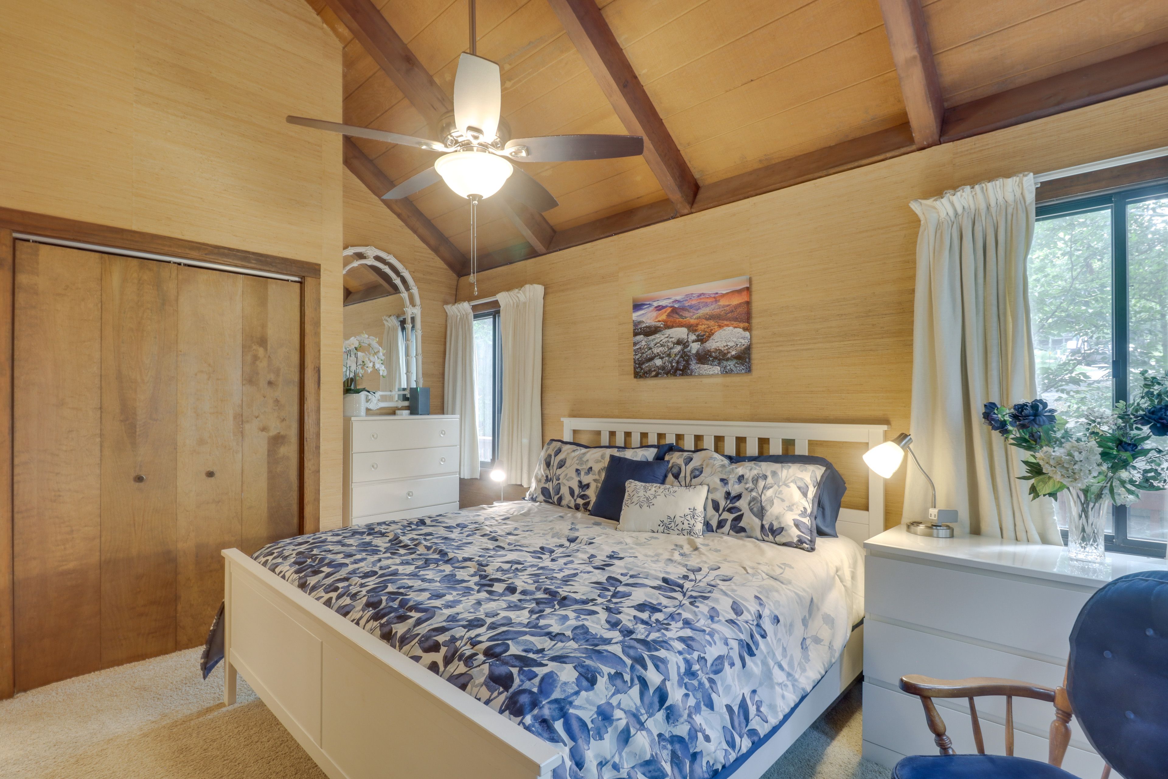 Bedroom 1 | King Bed | Linens Provided