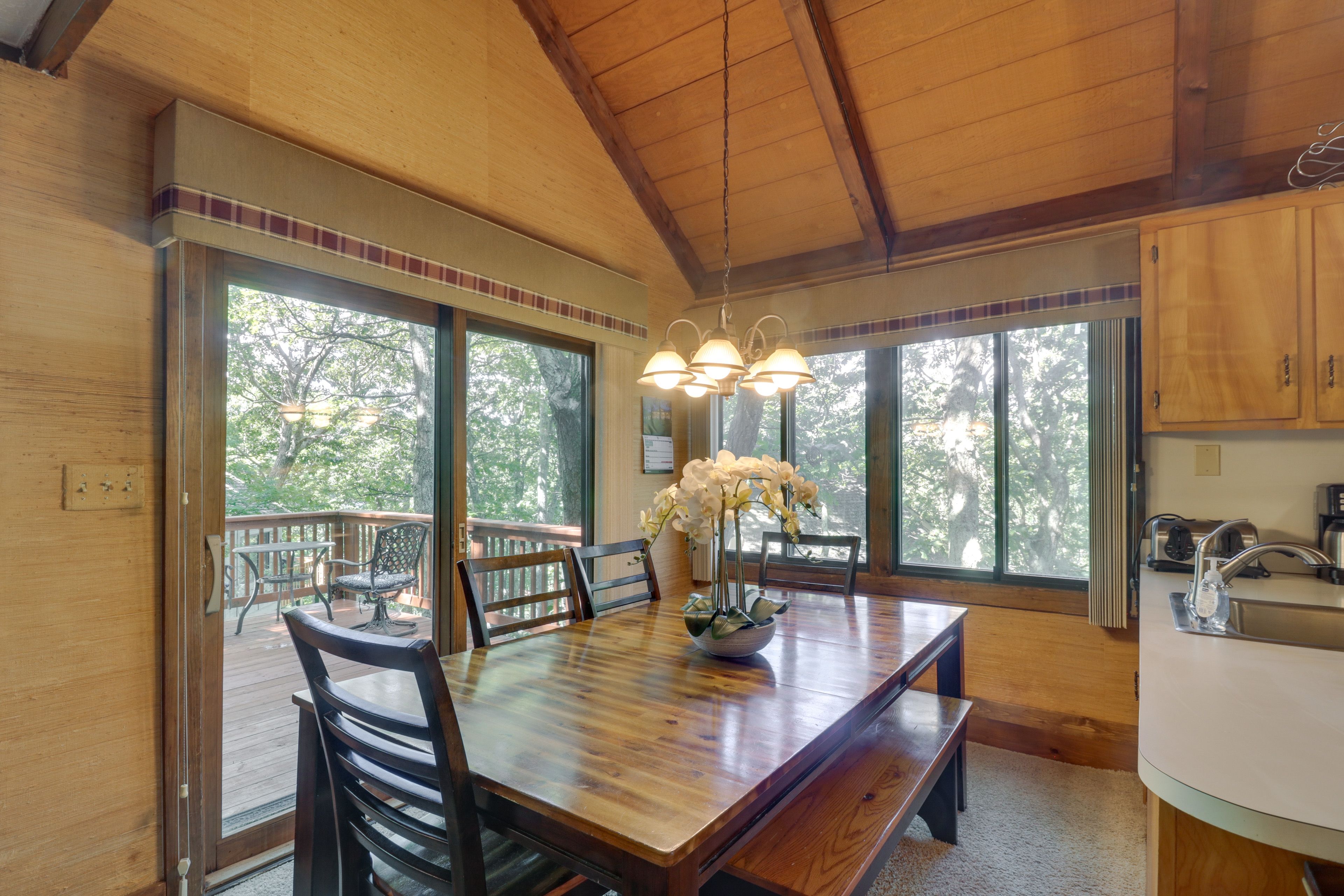 Dining Table | Dishware & Flatware Provided