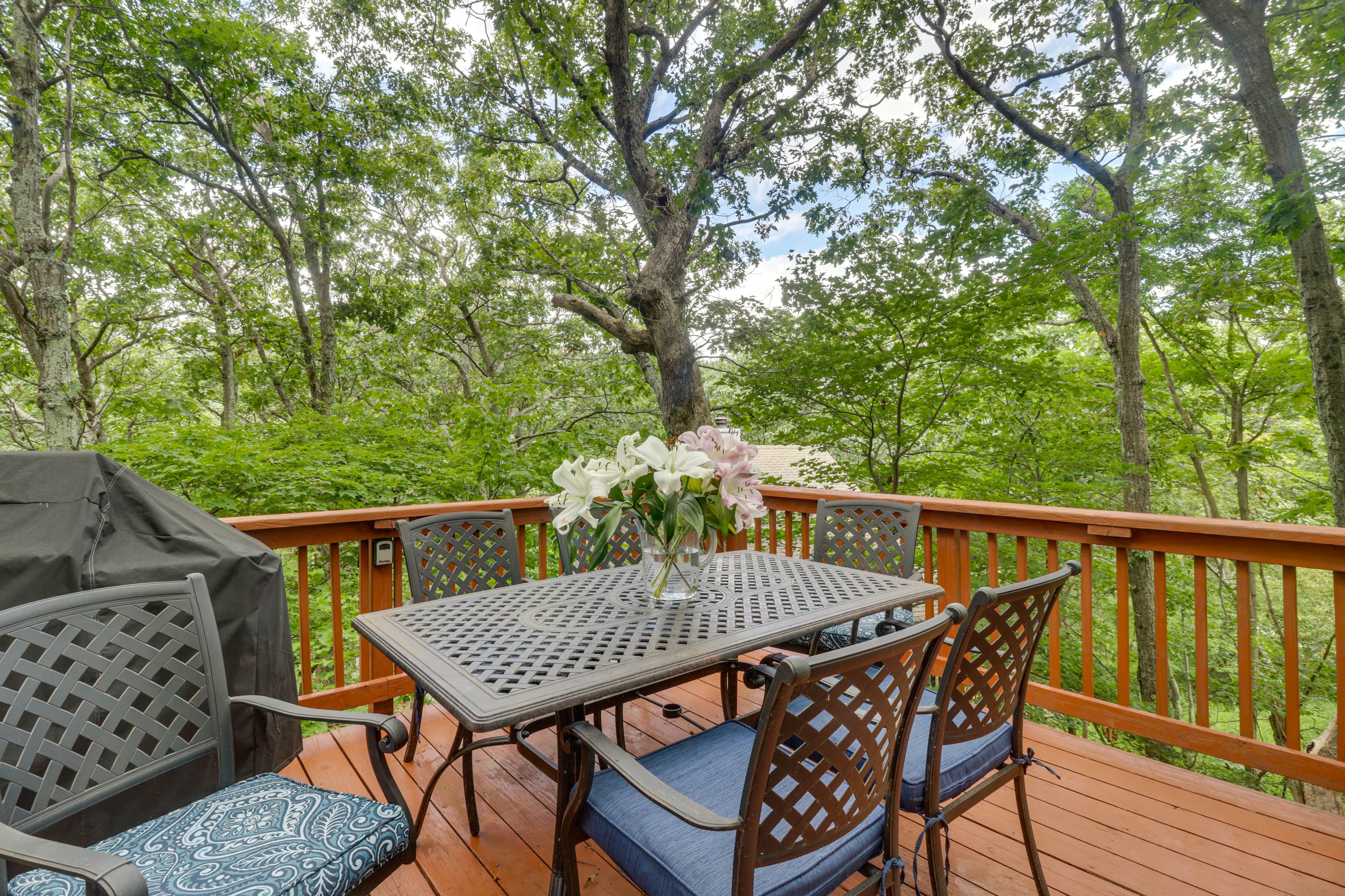 Private Deck | Gas Grill | Hot Tub | Outdoor Dining | Views