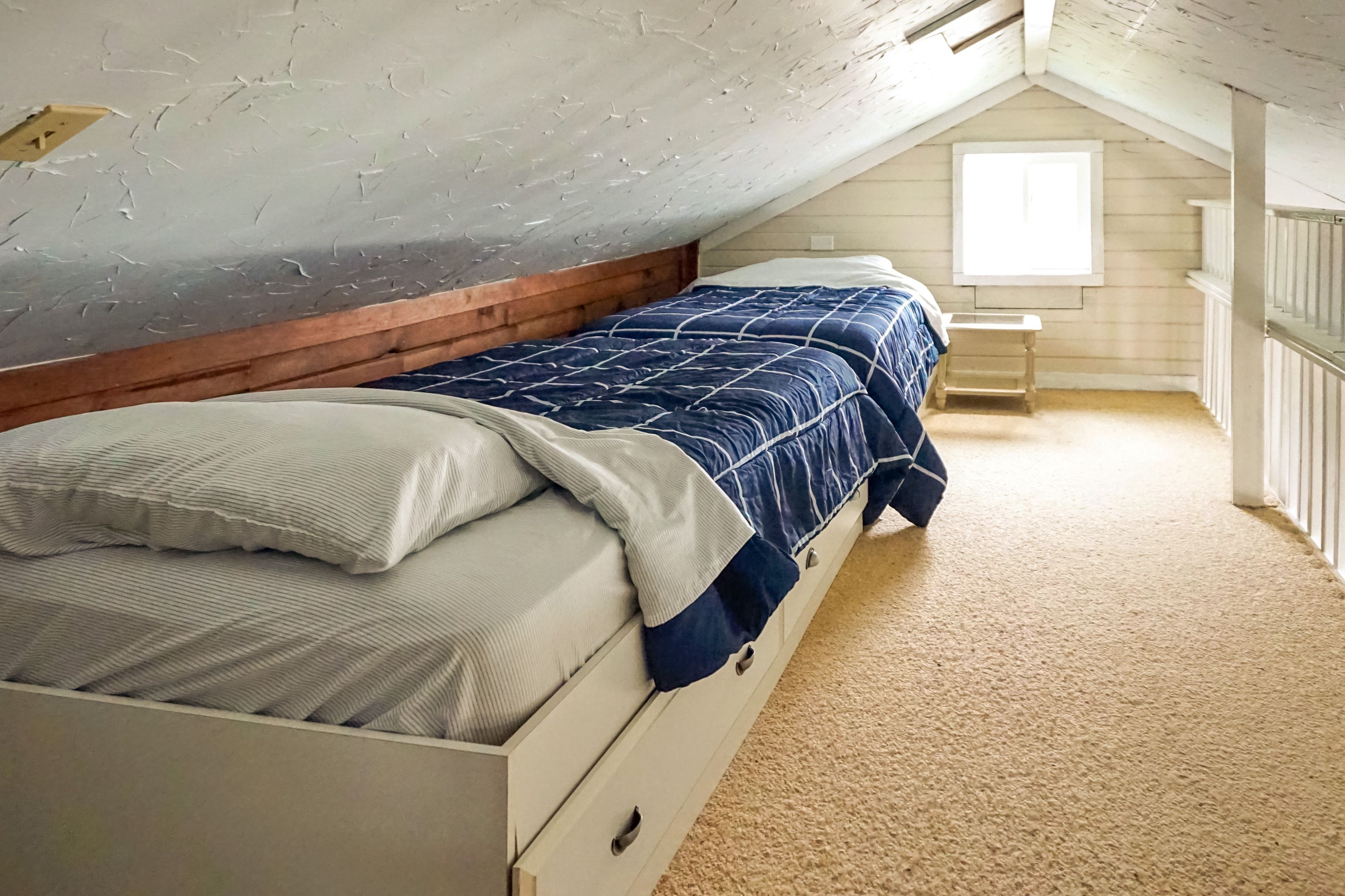 Bedroom 3 (Loft) | Queen Bed | 2 Twin Beds