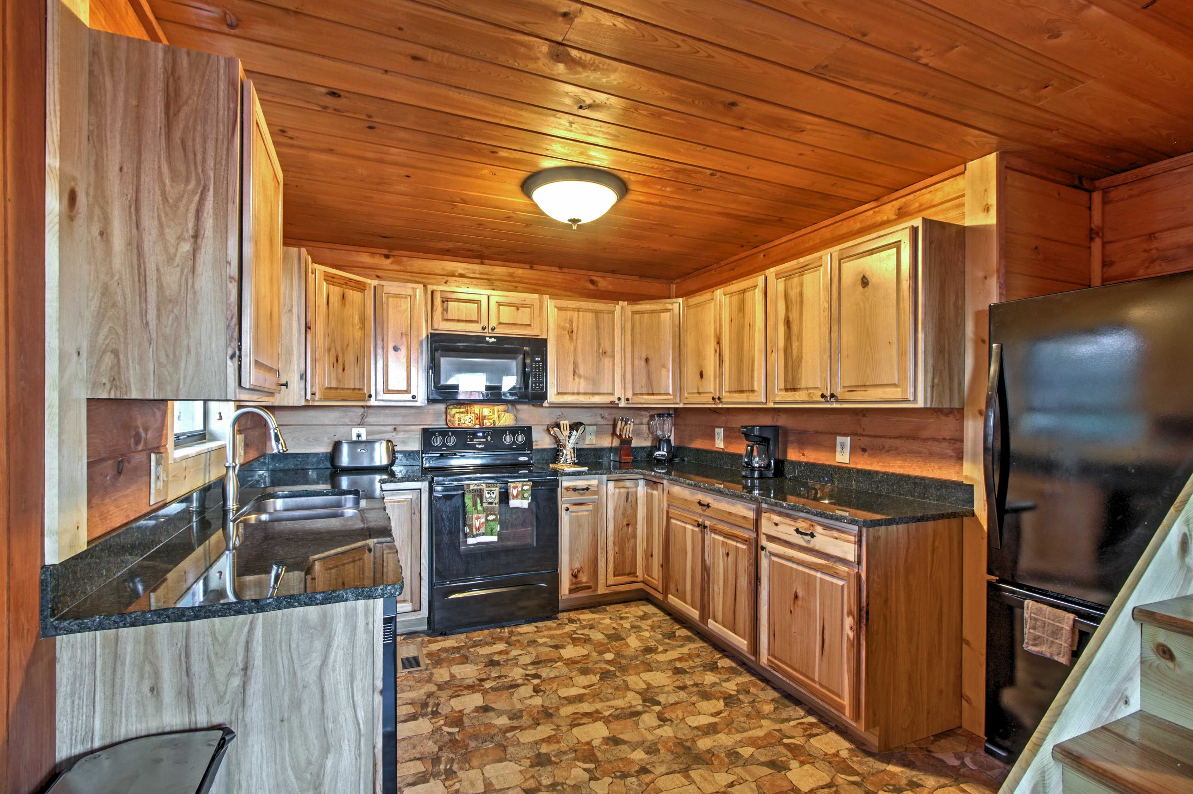Fully Equipped Kitchen | Dishware & Flatware