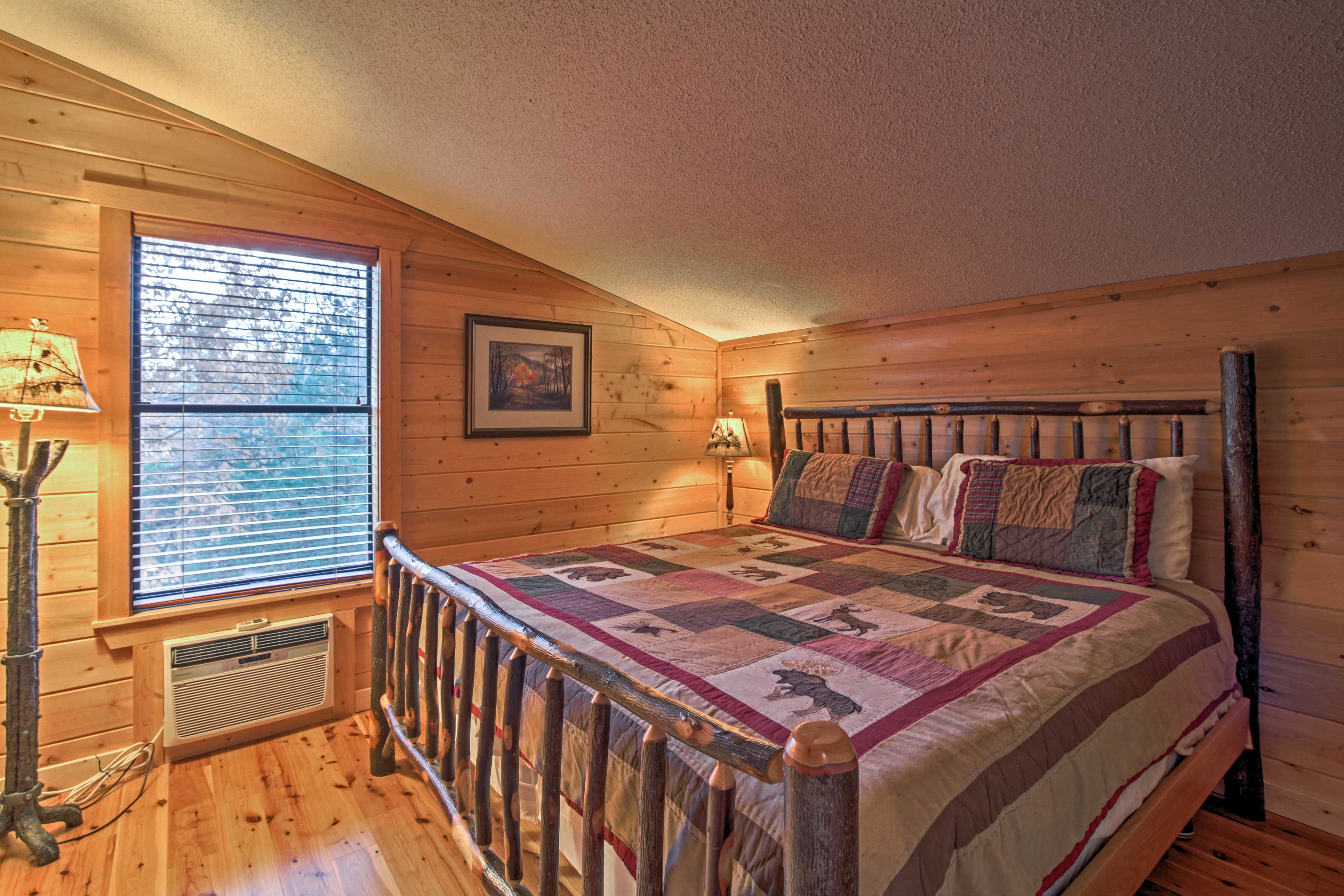 Bedroom 1 | King Bed | 1st Floor