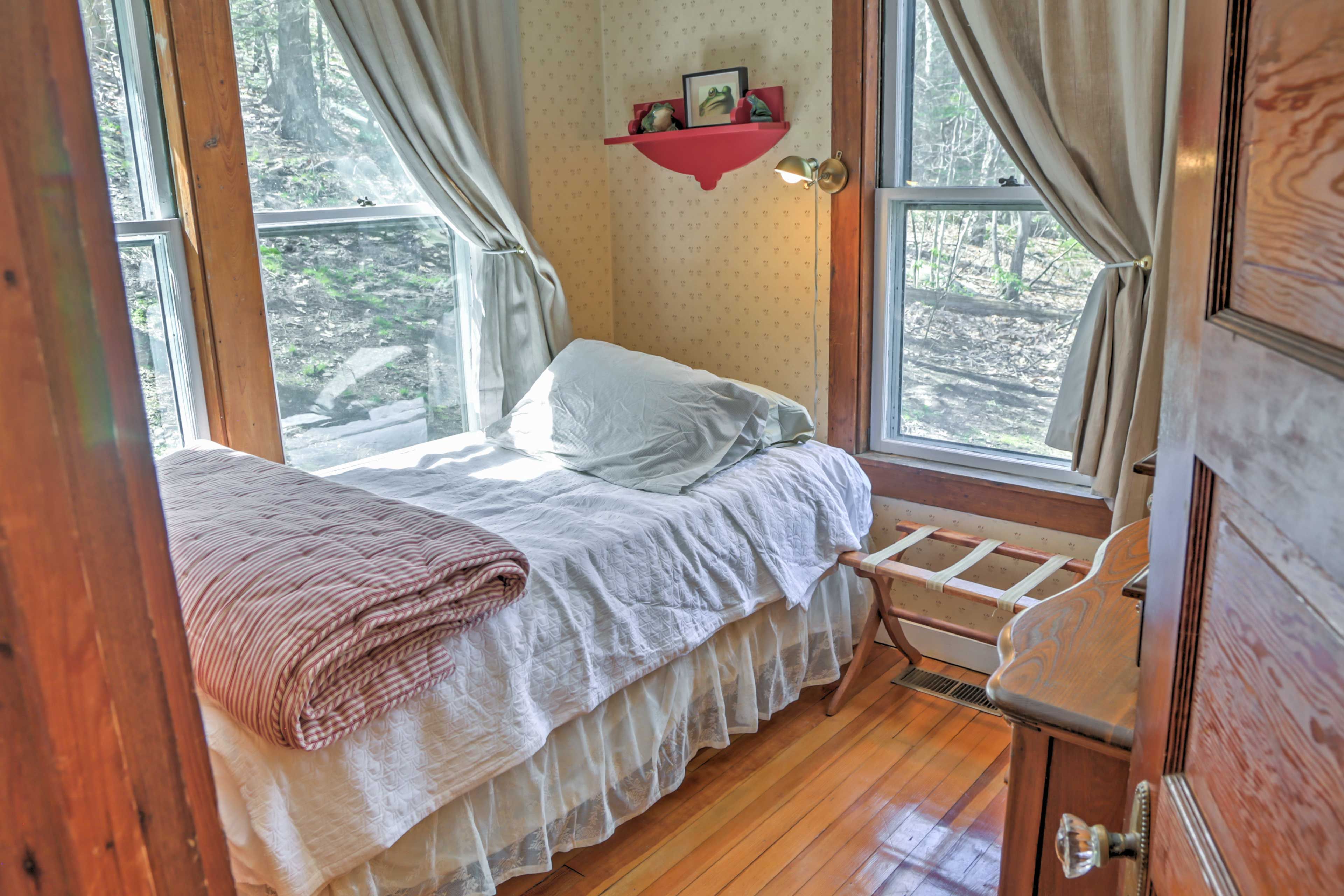Bedroom 3 | Twin Bed