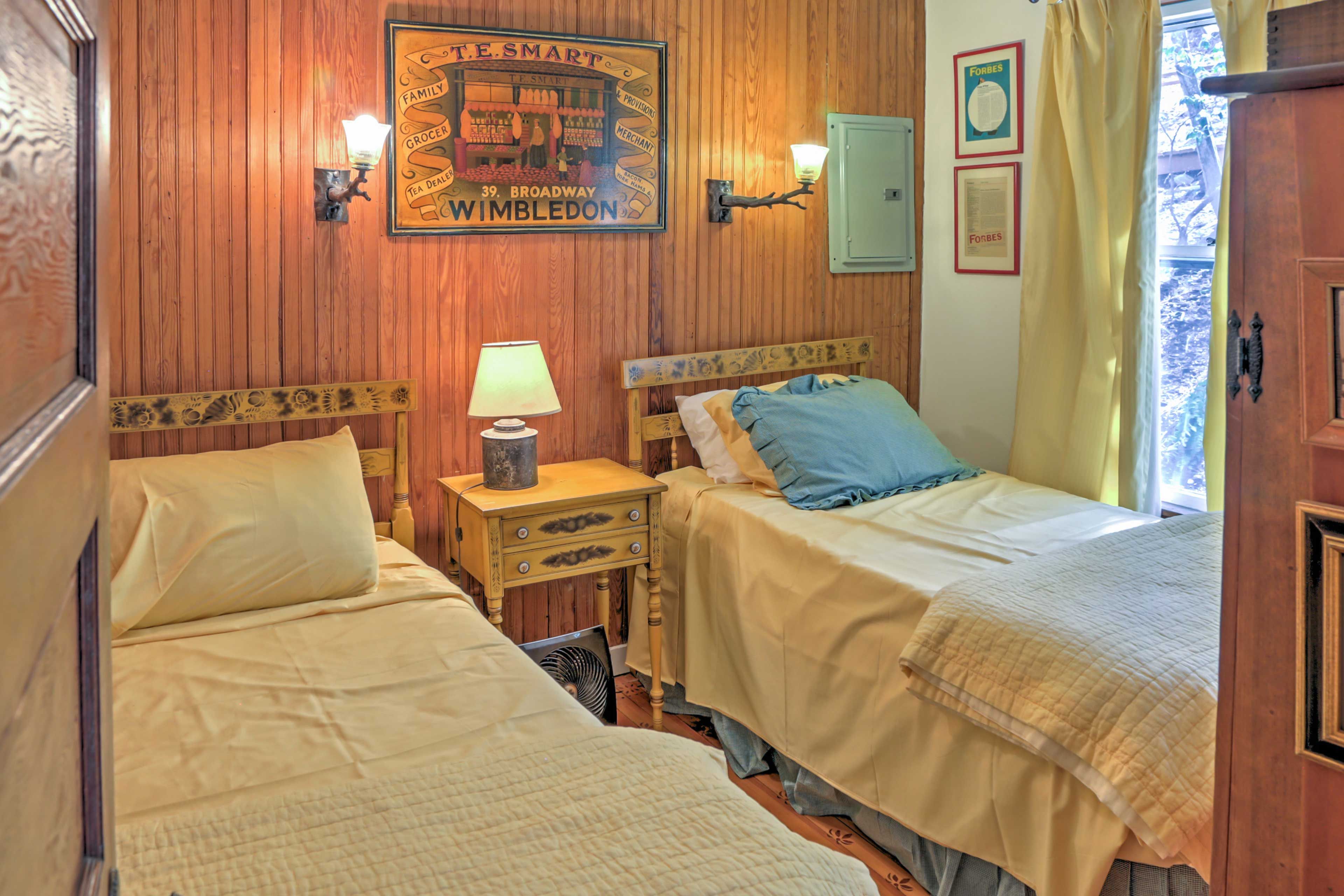 Bedroom 2 | 2 Twin Beds
