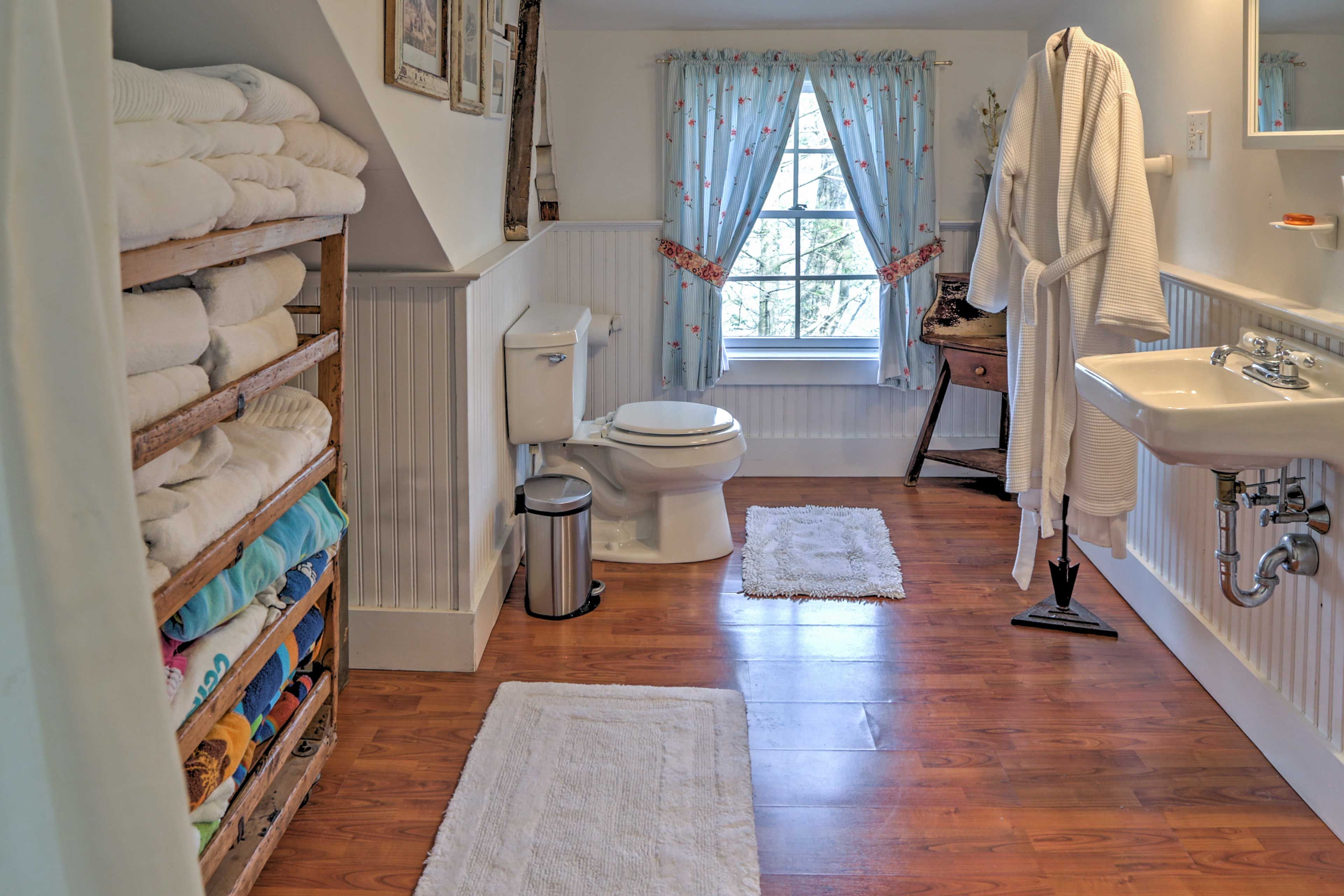 Bathroom | Towels Provided