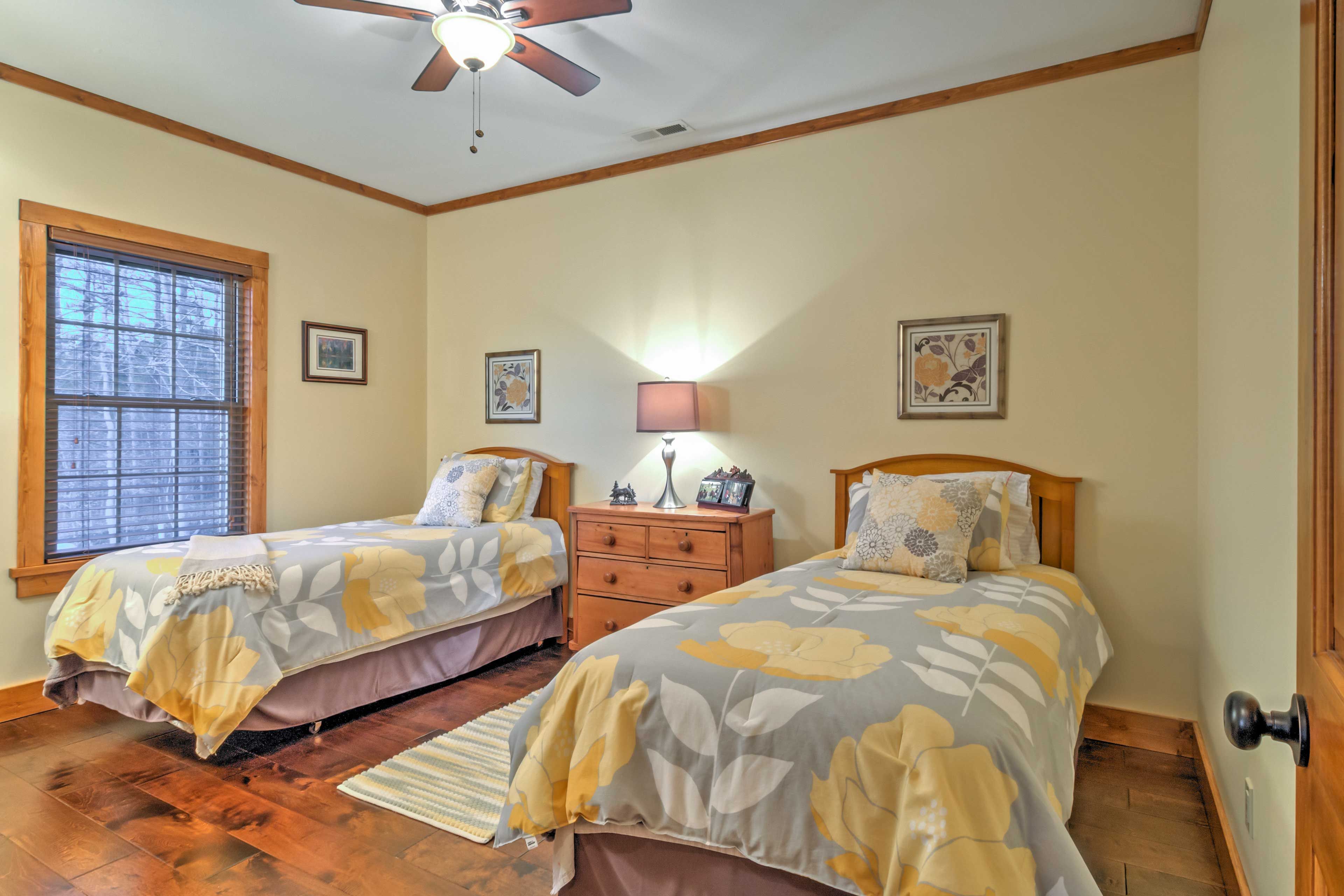 Bedroom 2 | 2 Twin Beds