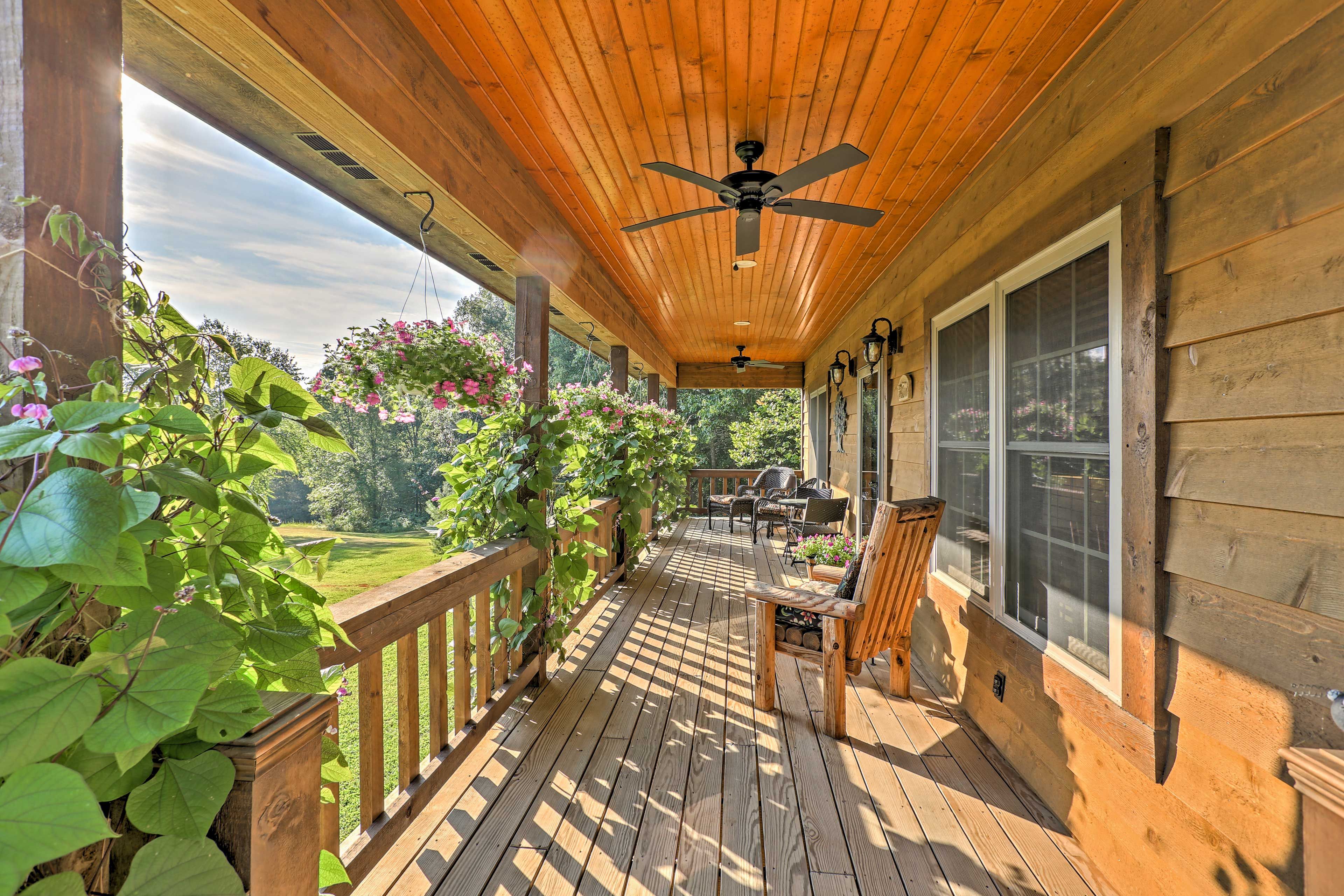 Furnished Porch