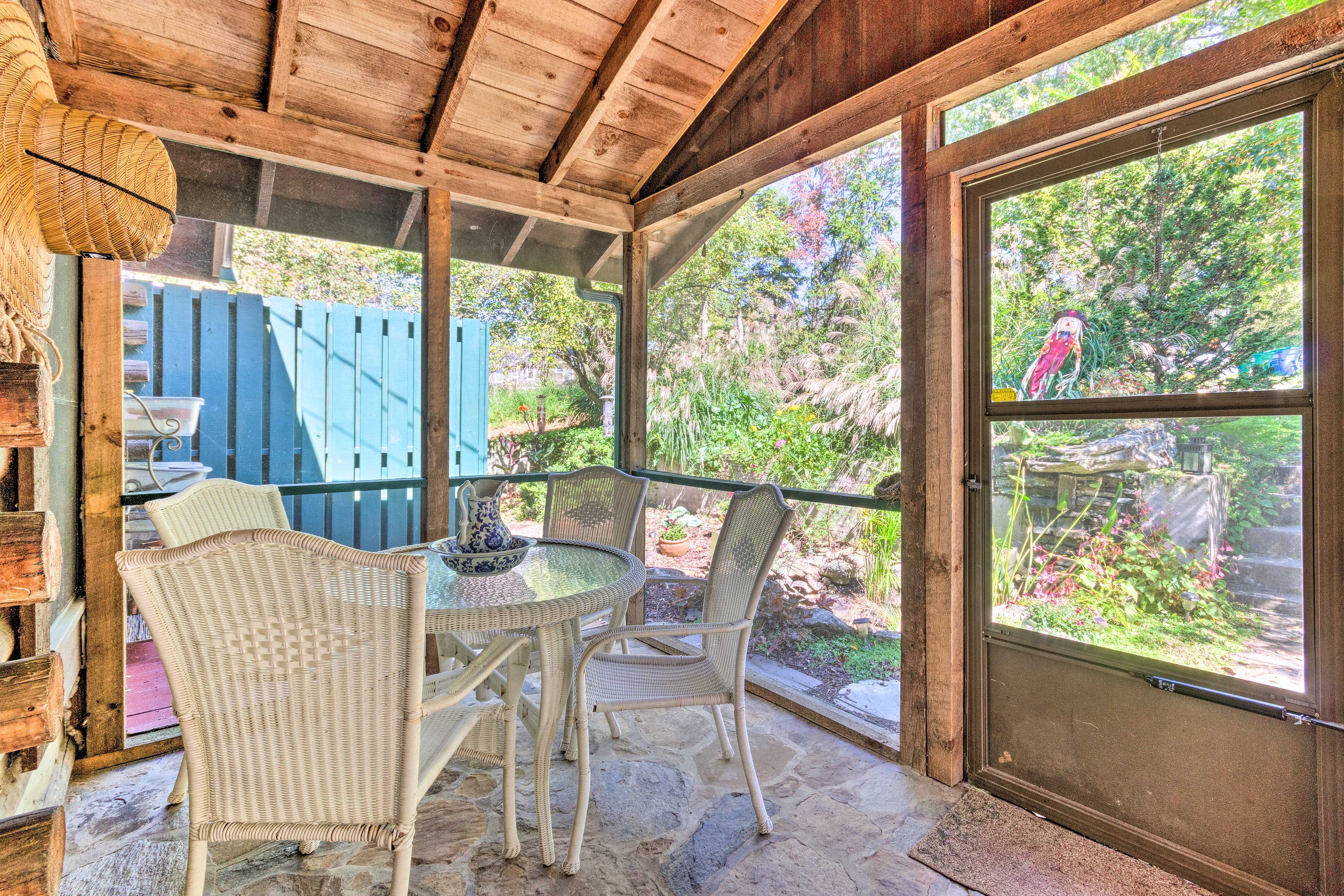Screened-In Porch | Backyard Access