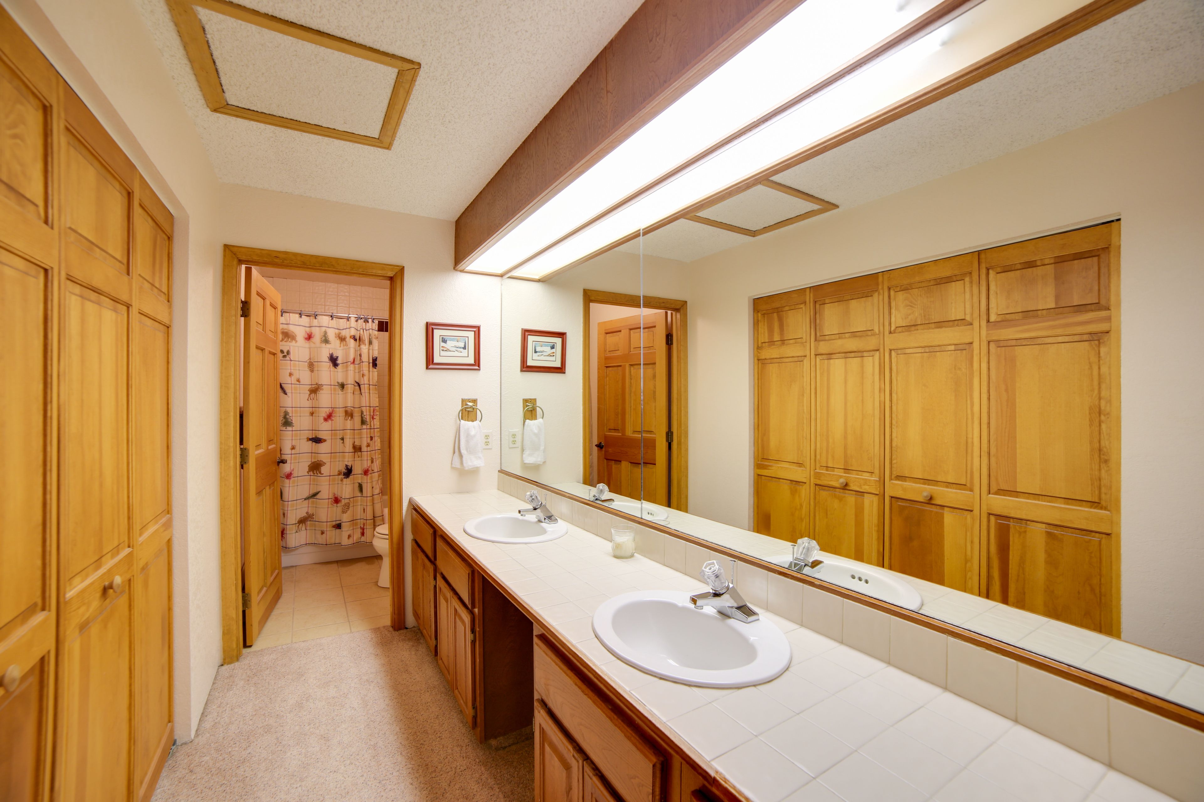 Full Bathroom