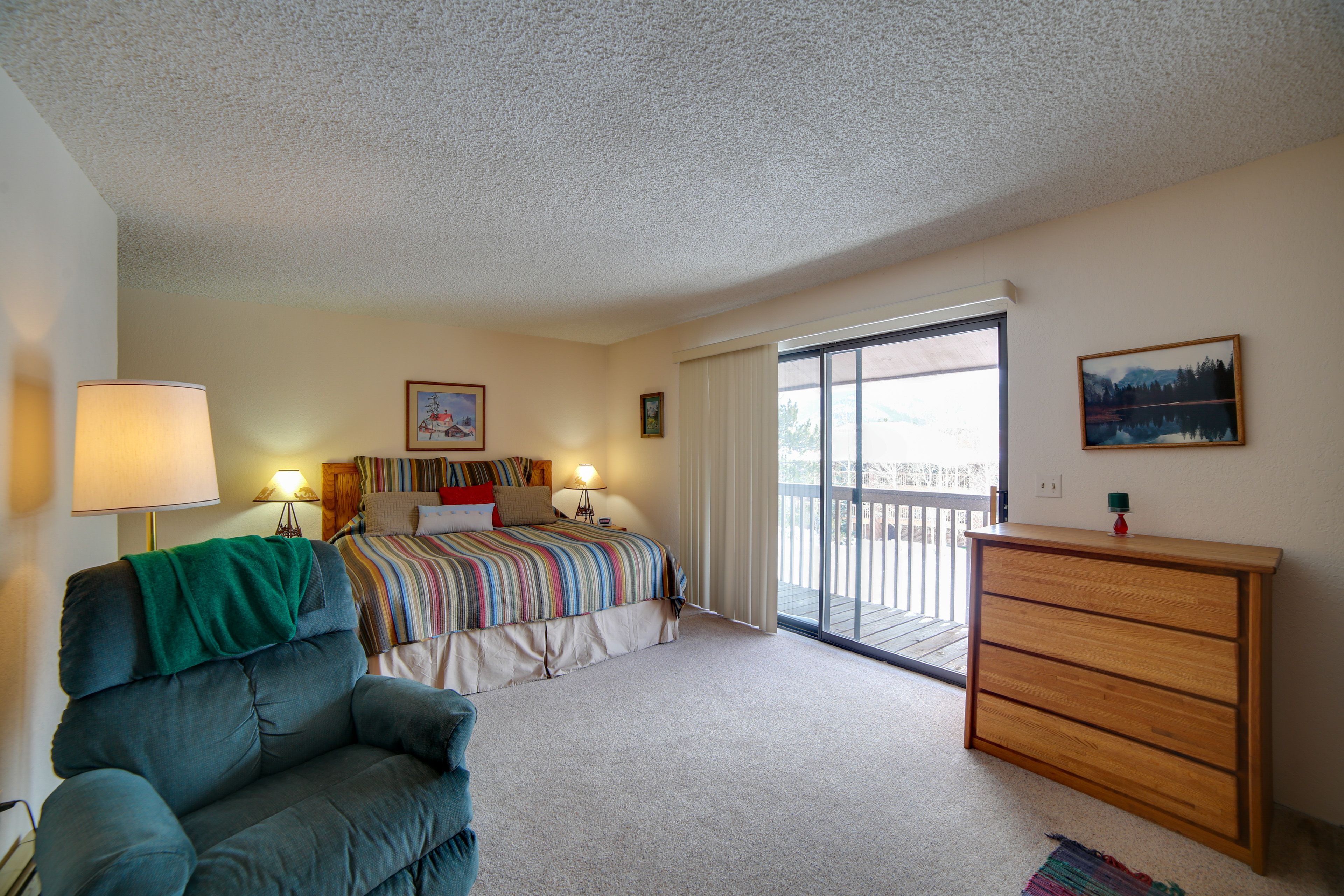 Bedroom 1 | King Bed