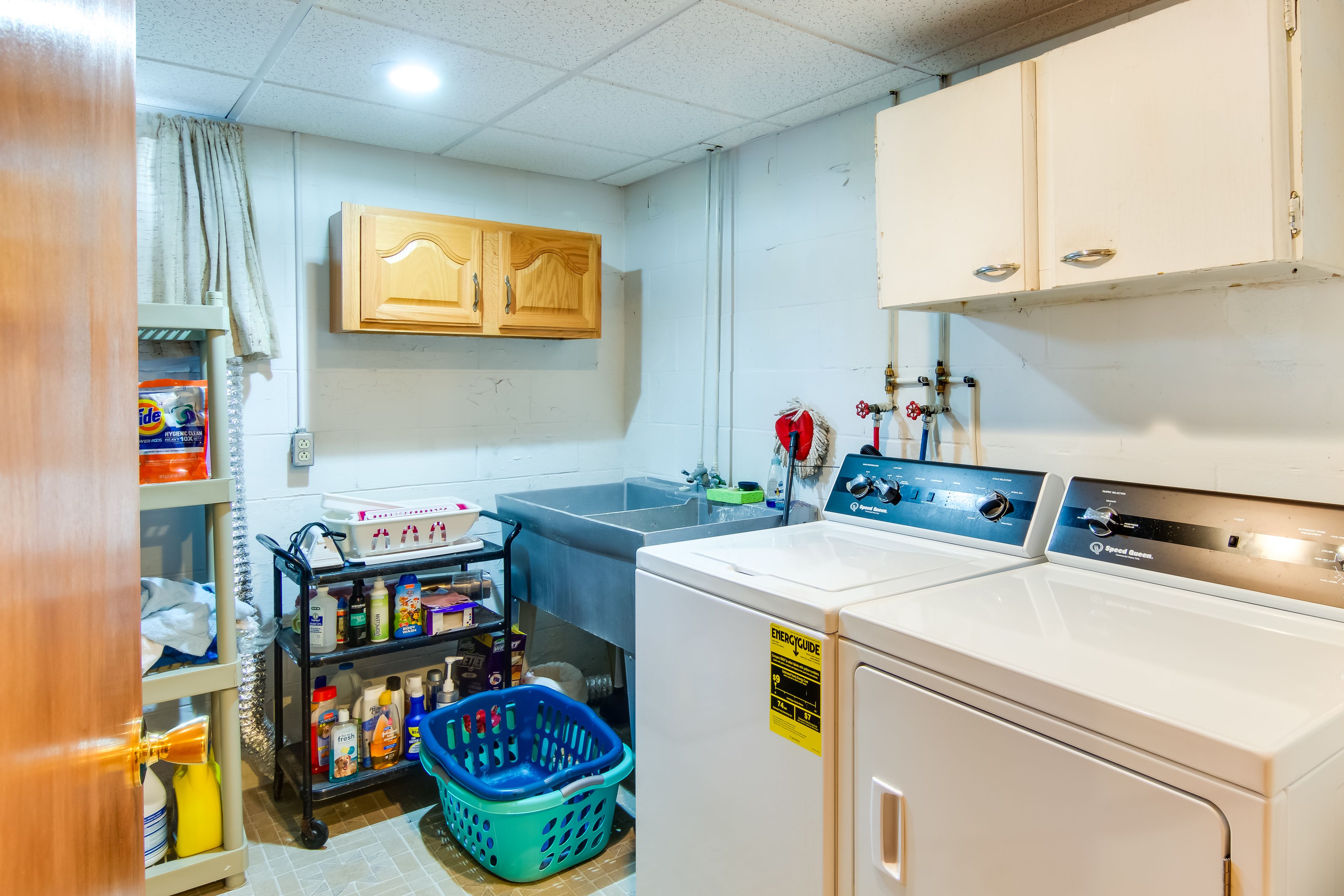 Laundry Room | Linens & Towels Provided