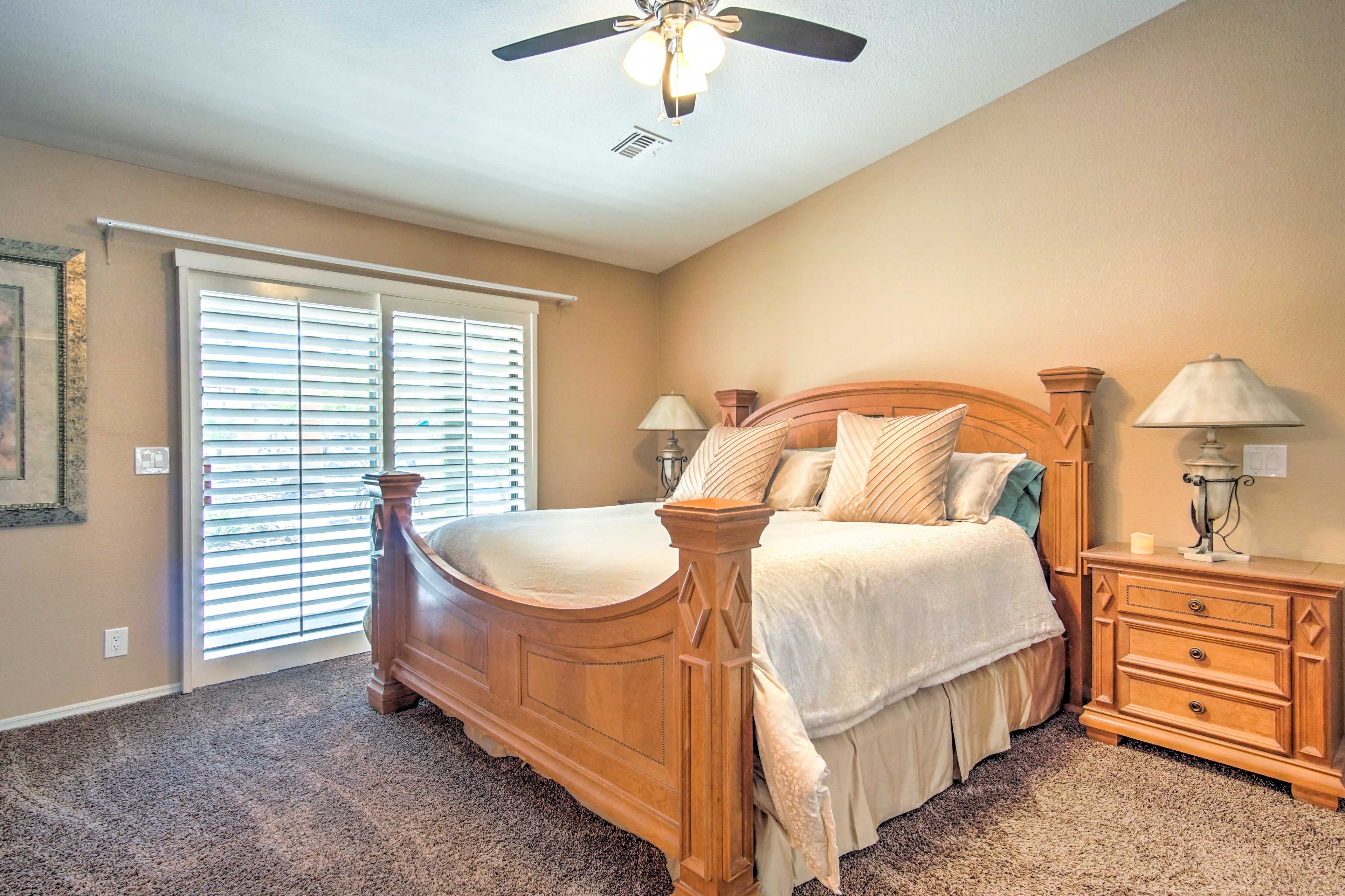 Bedroom 1 | King Bed | Step-Free Access