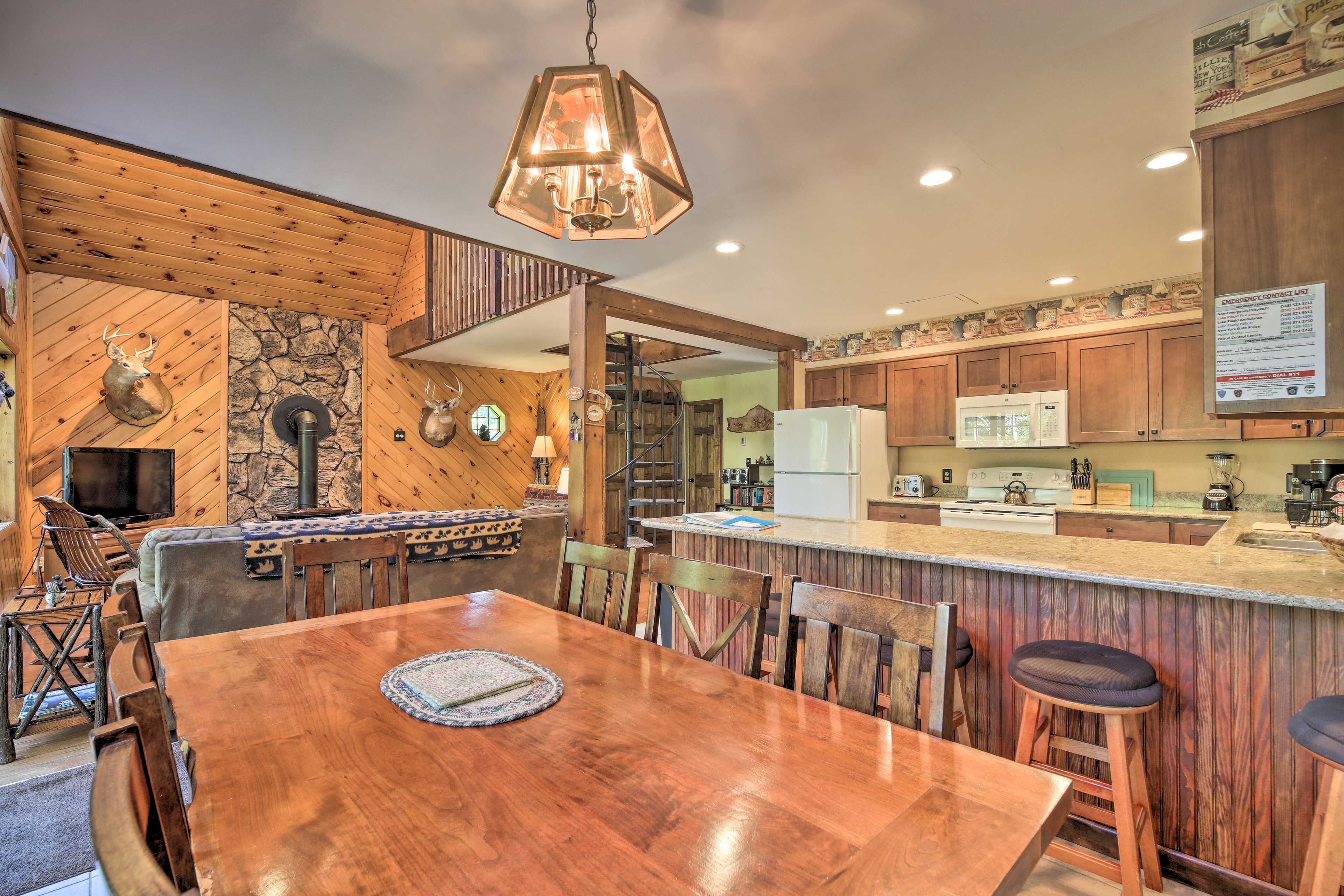 Dining Area | Dishware Provided