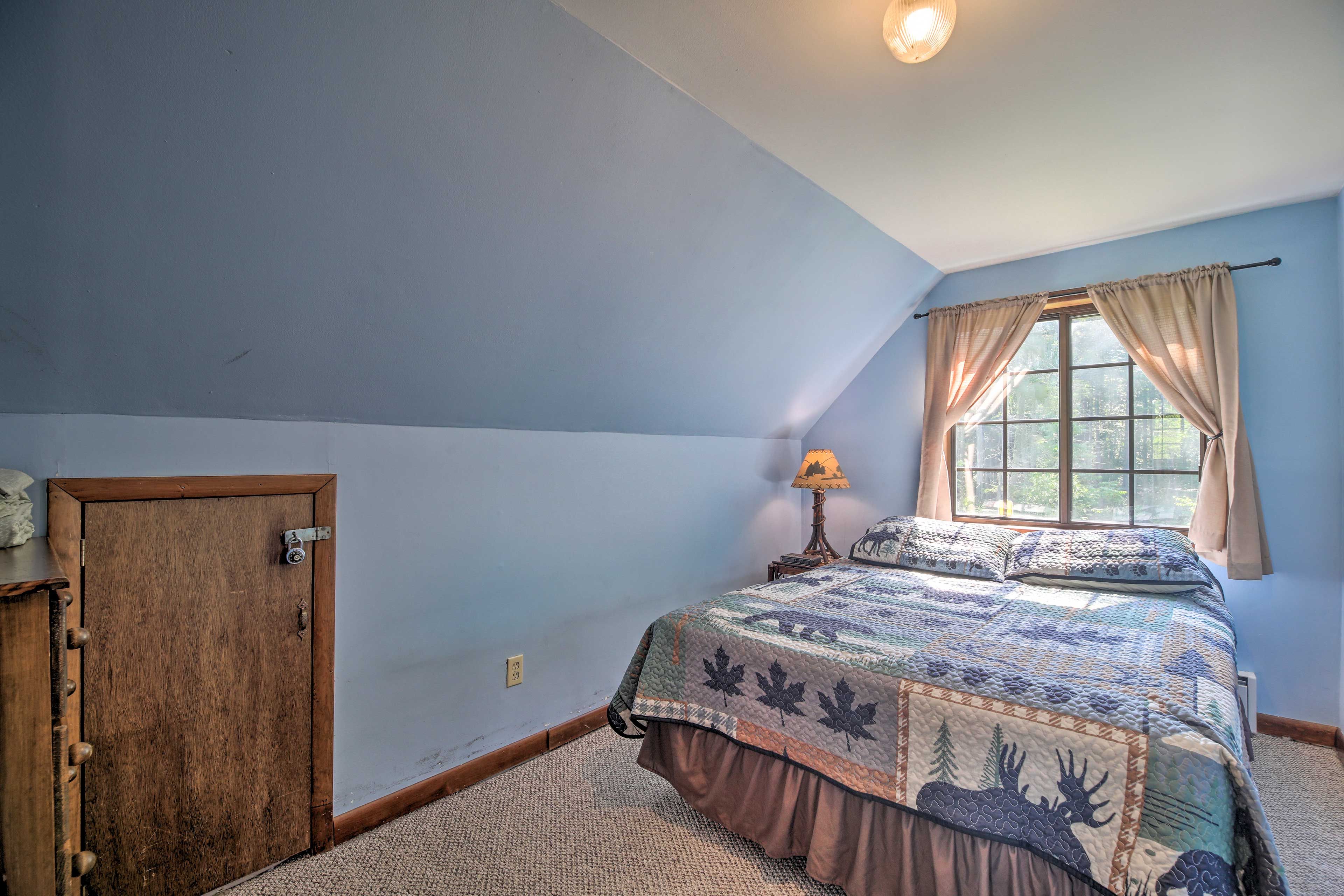 Bedroom 2 | Queen Bed