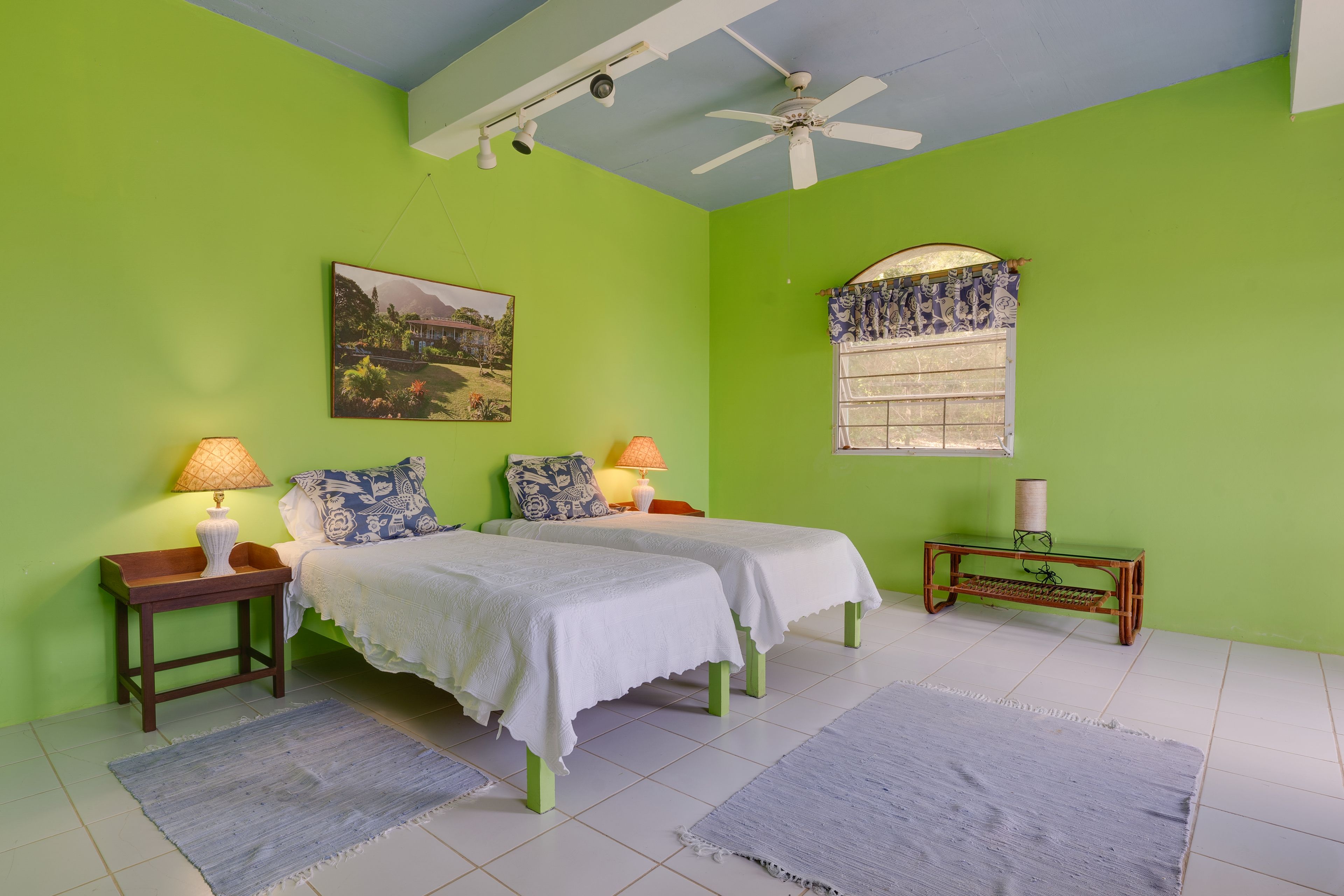 Bedroom 2 | 2 Twin Beds (Convert into King Bed)