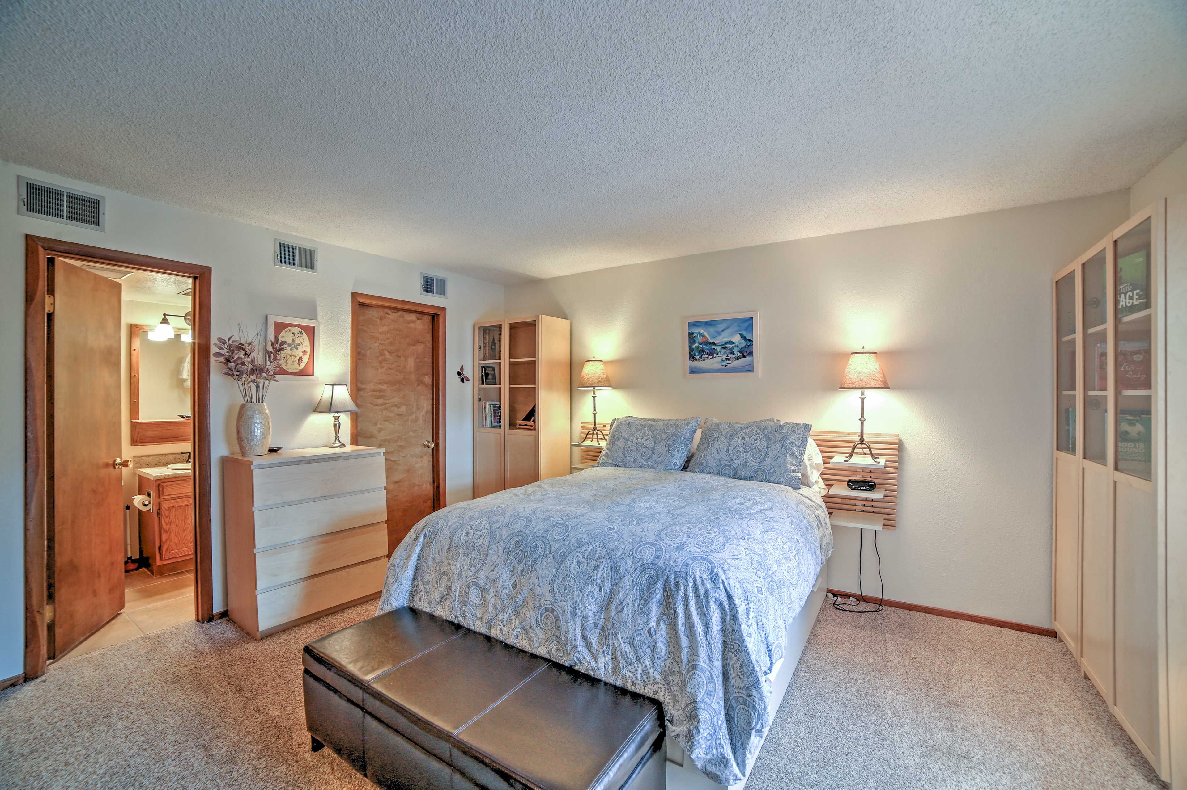 Hibernate in this comfy Queen bed!